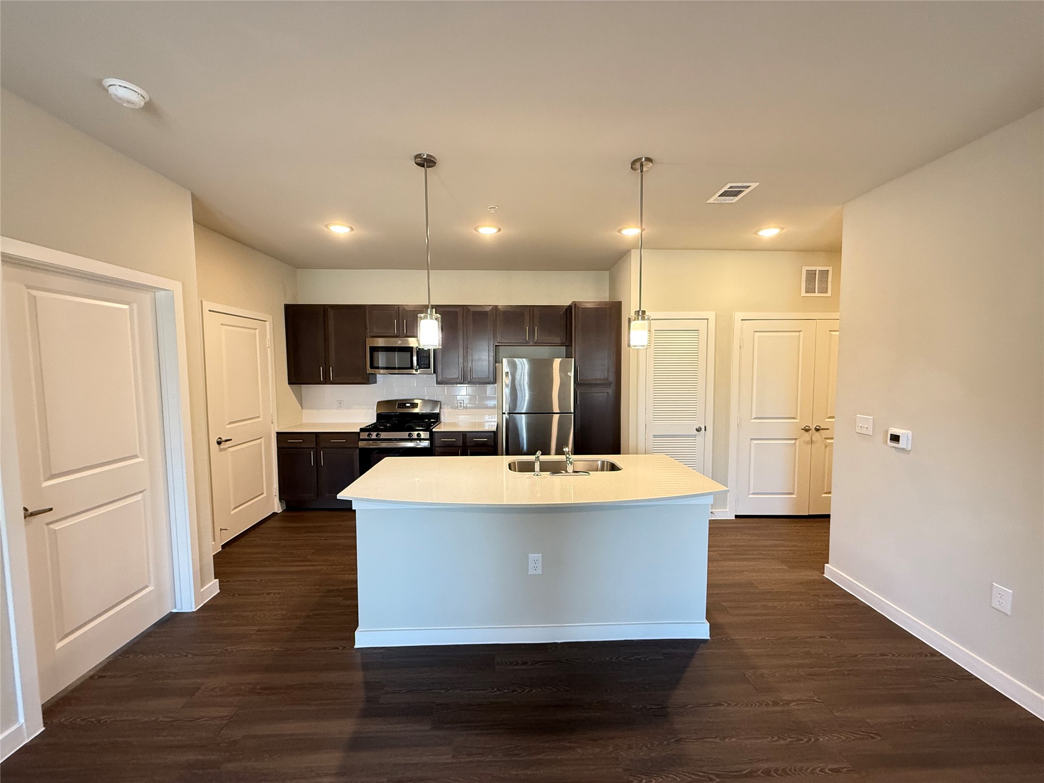 2102 Antoine Drive B2 Property Photo 1