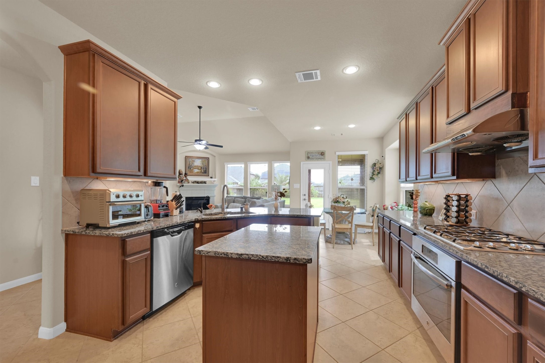 18735 Waketon Drive Property Photo 14