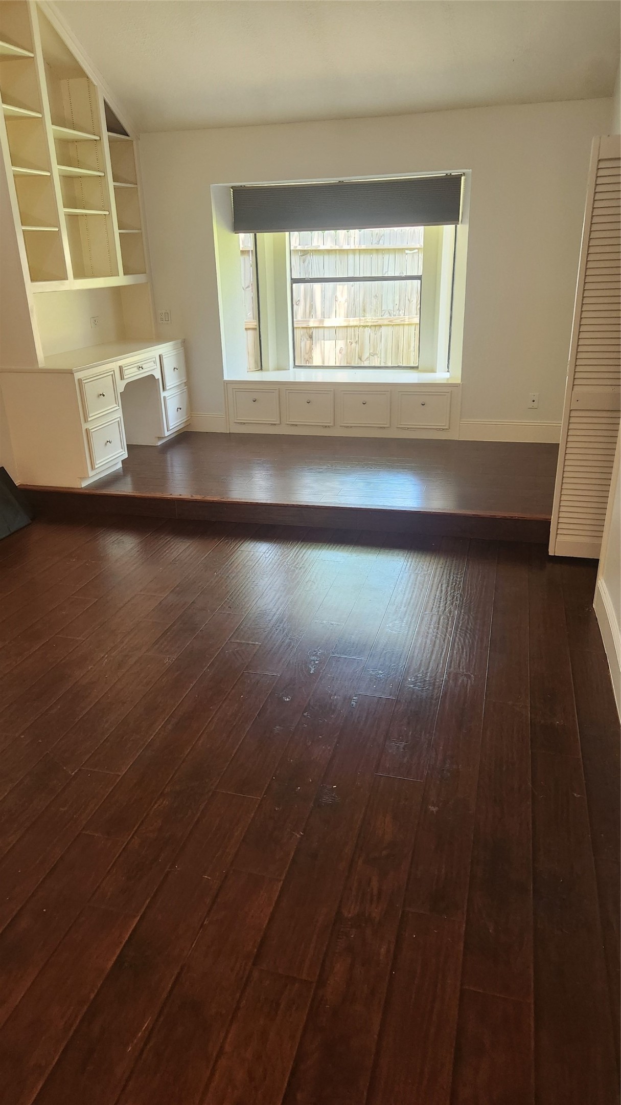 2127 Manor Green Drive Property Photo 14