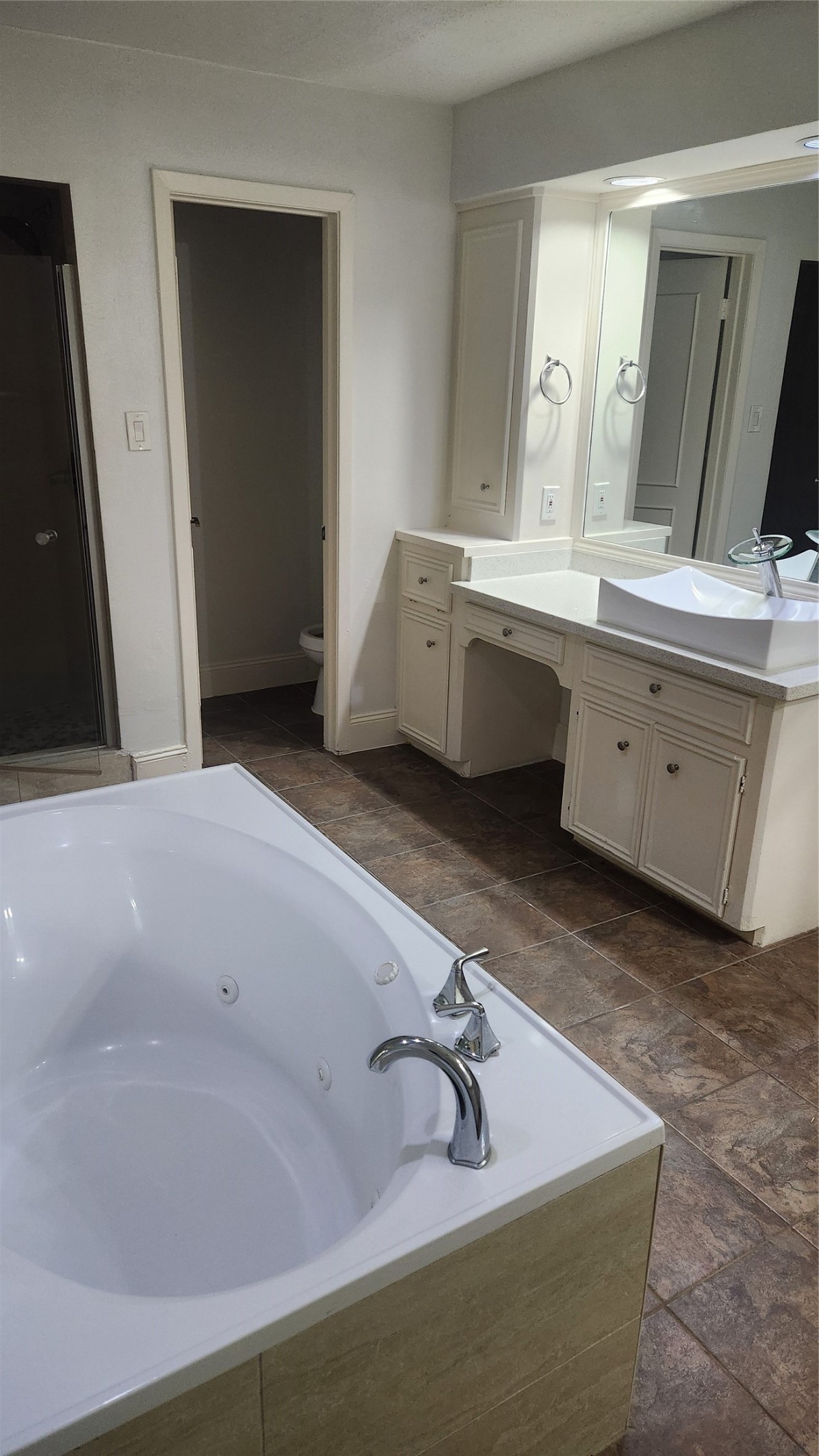 2127 Manor Green Drive Property Photo 17