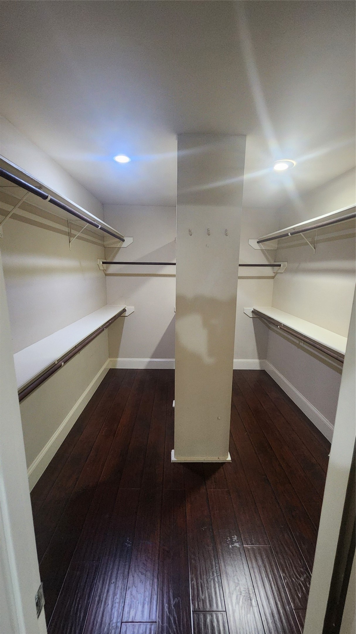 2127 Manor Green Drive Property Photo 18