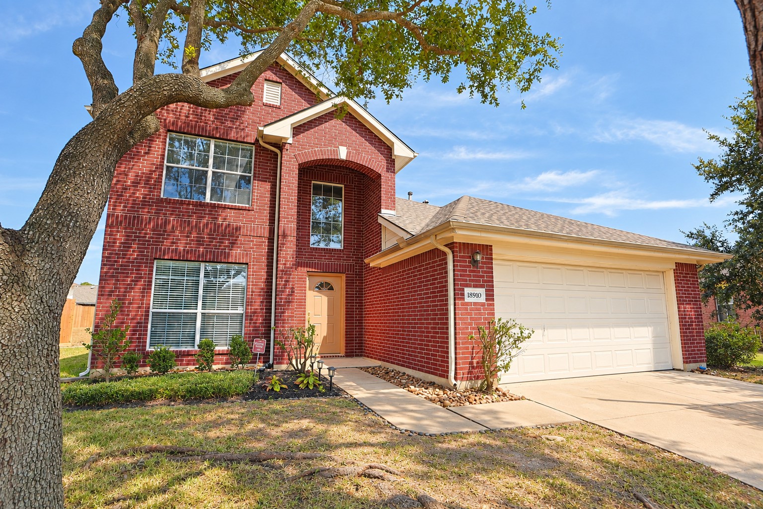 18910 Piney Bend Court Property Photo 1