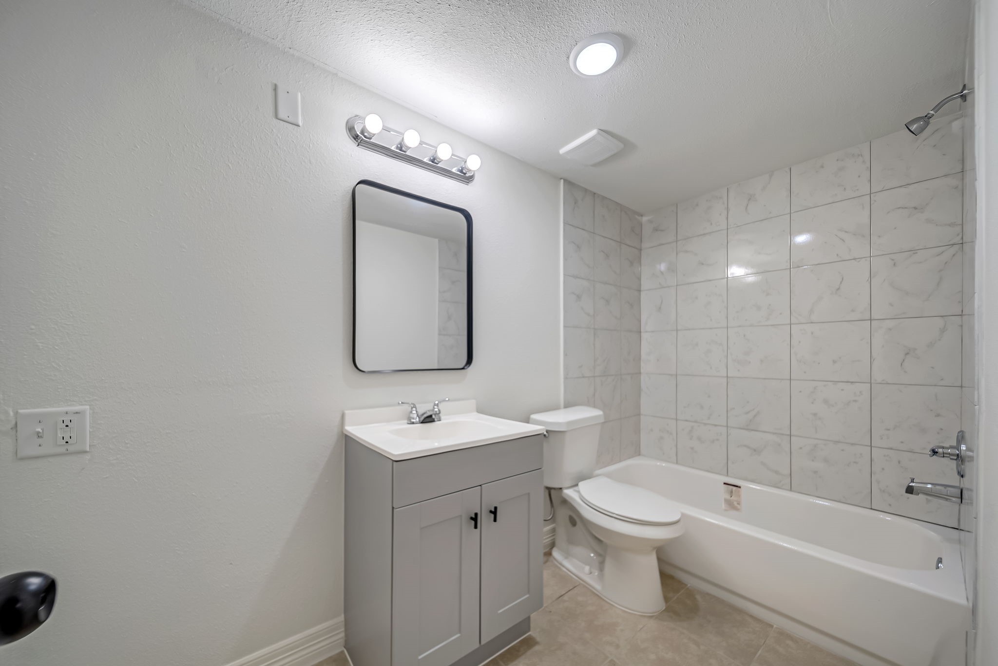 411 Avenue A 12 Property Photo 3