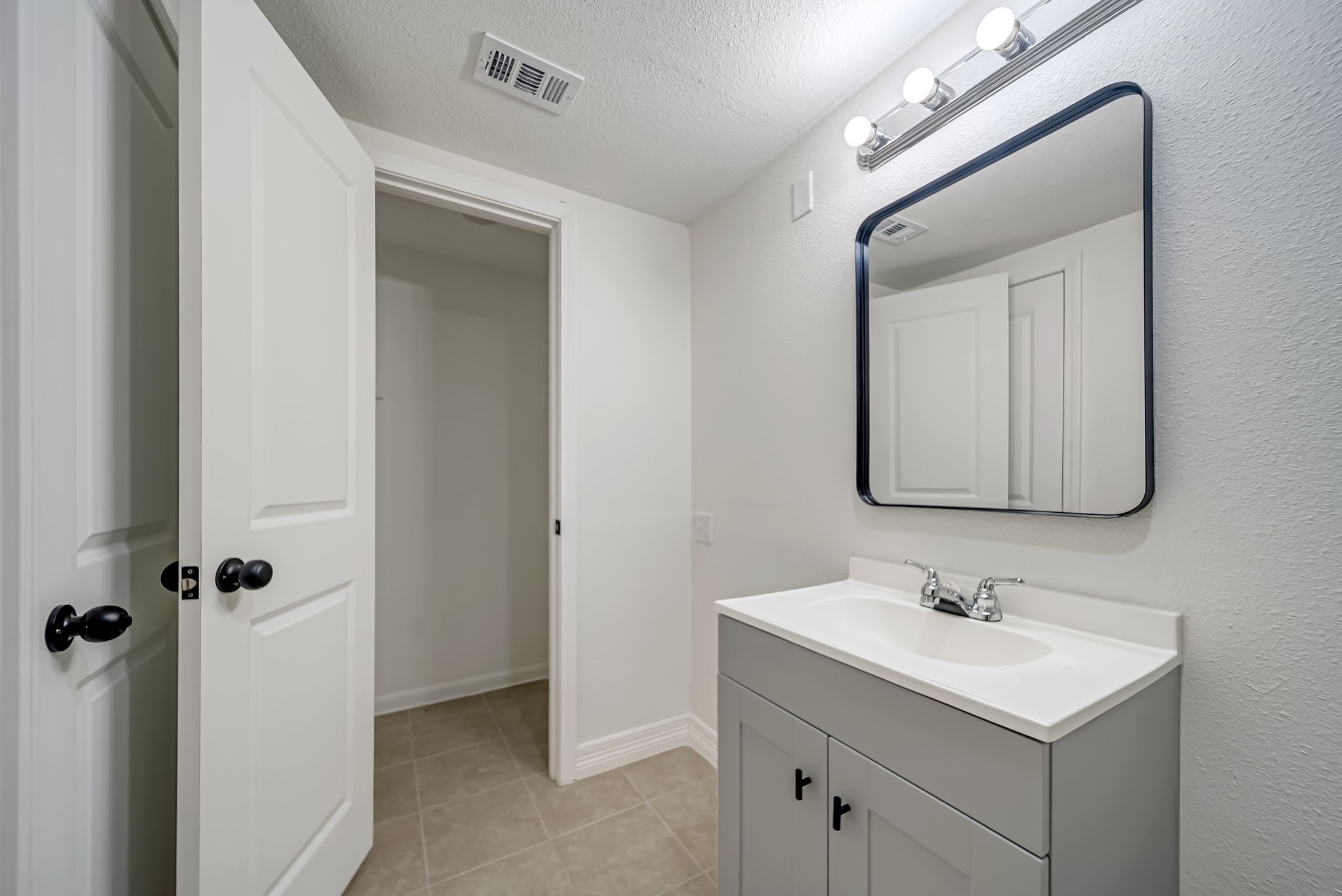 411 Avenue A 12 Property Photo 4
