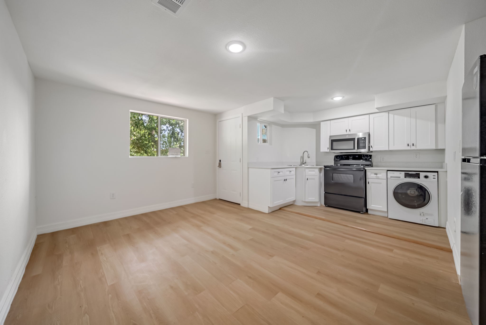 411 Avenue A 12 Property Photo 10
