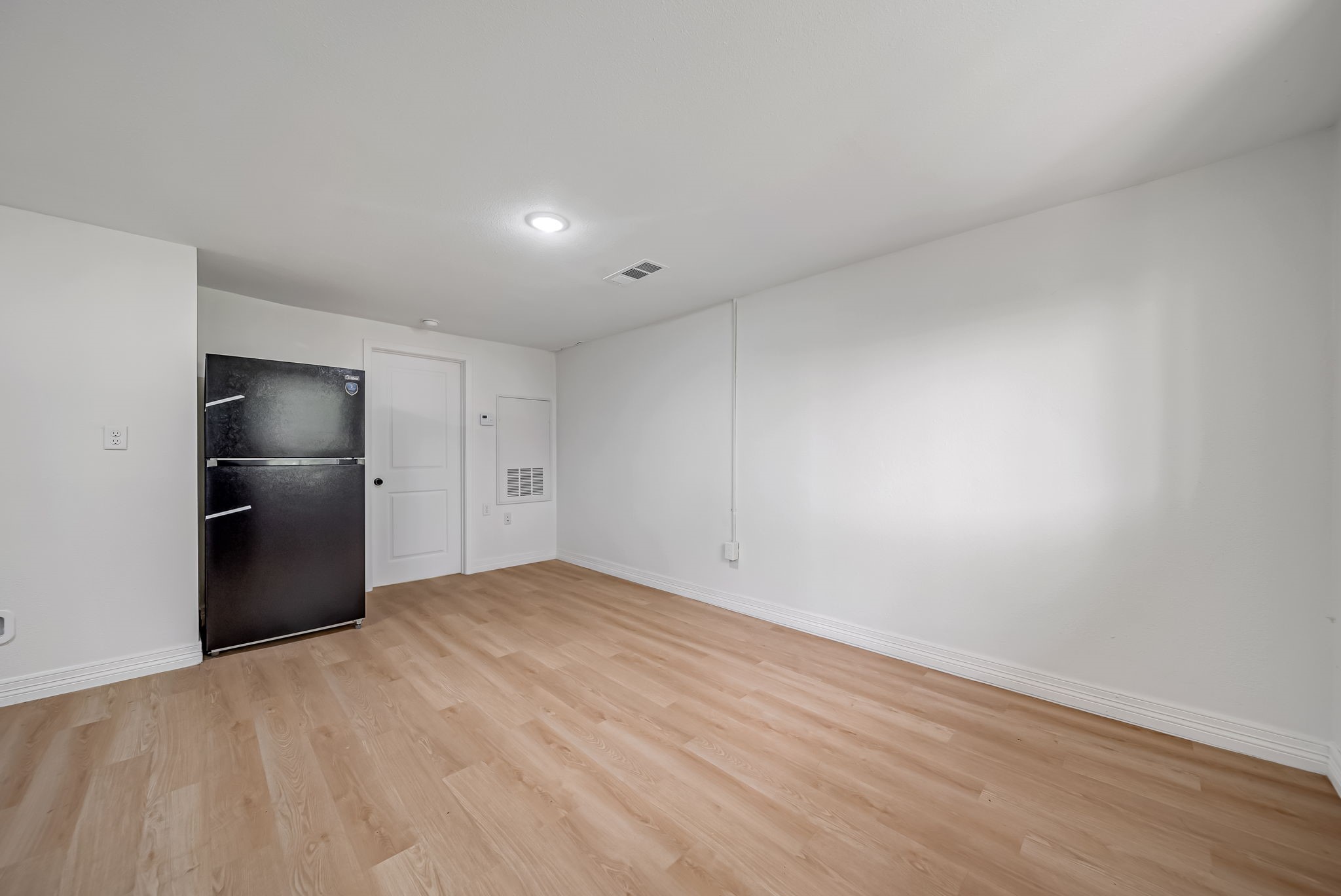 411 Avenue A 12 Property Photo 13