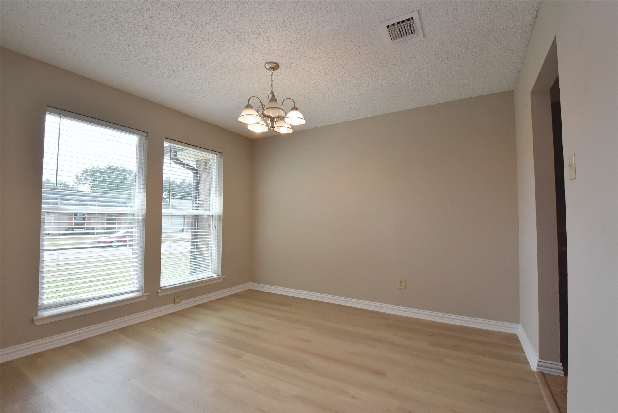 17906 Glenpatti Drive Property Photo 7