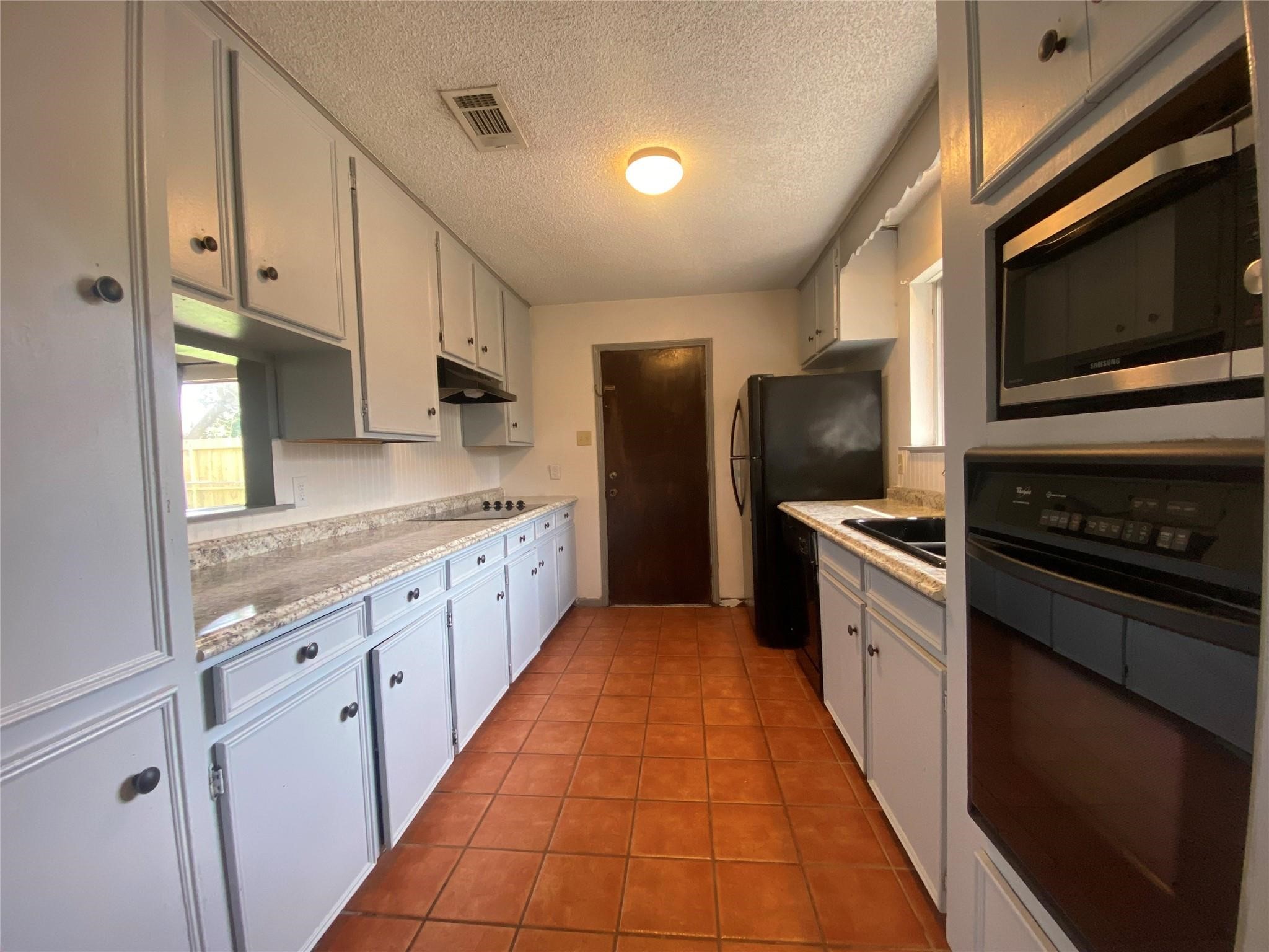815 Ramada Drive Property Photo 3