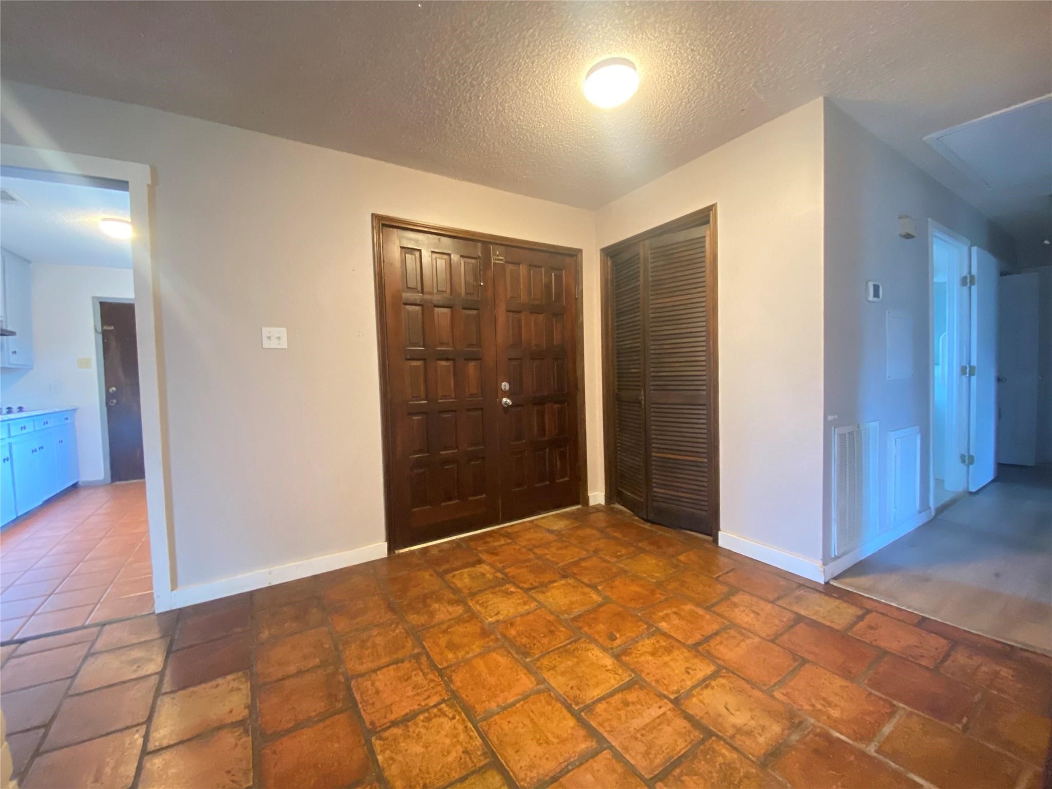 815 Ramada Drive Property Photo 6
