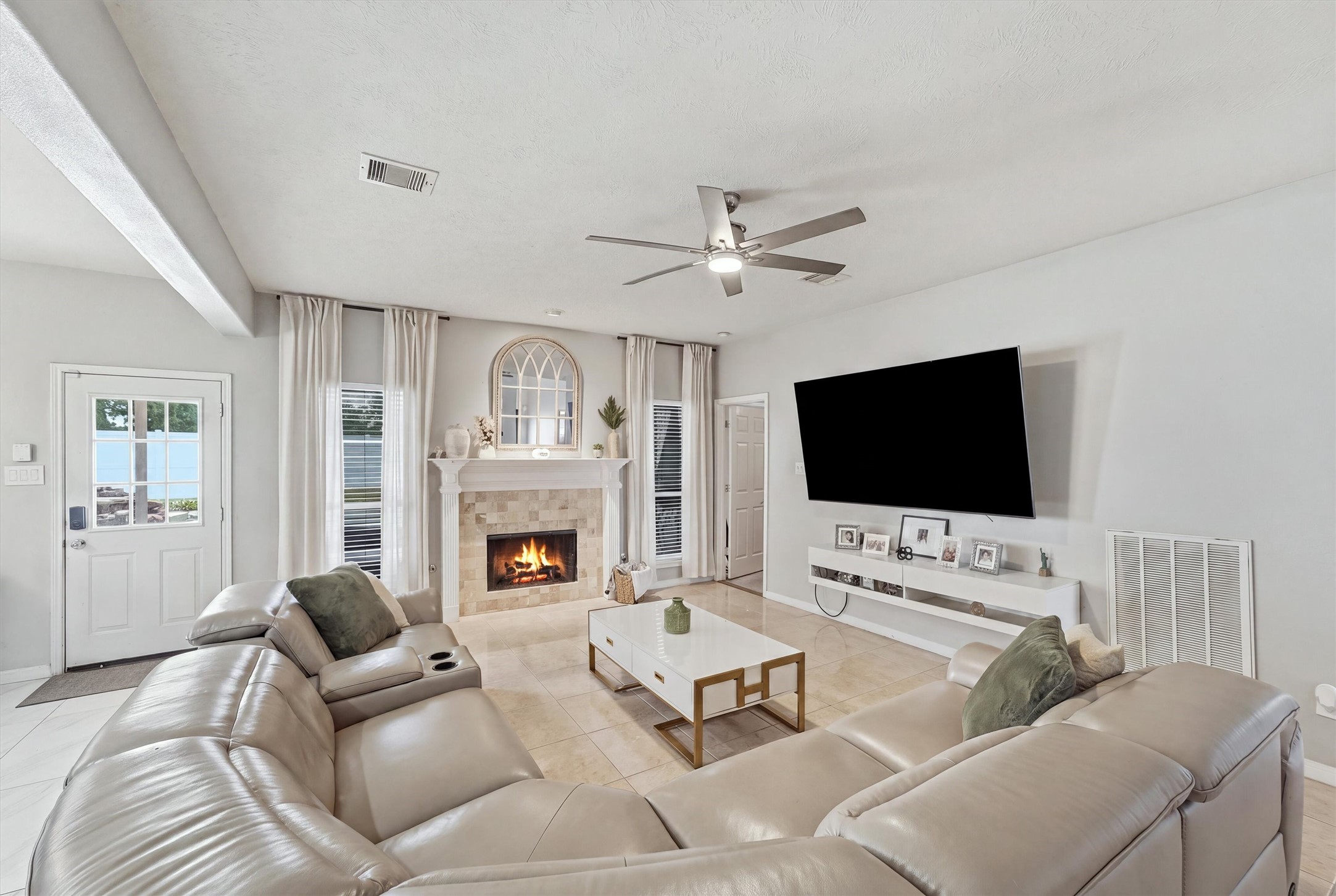 2502 Salt Grass Trail Property Photo 12