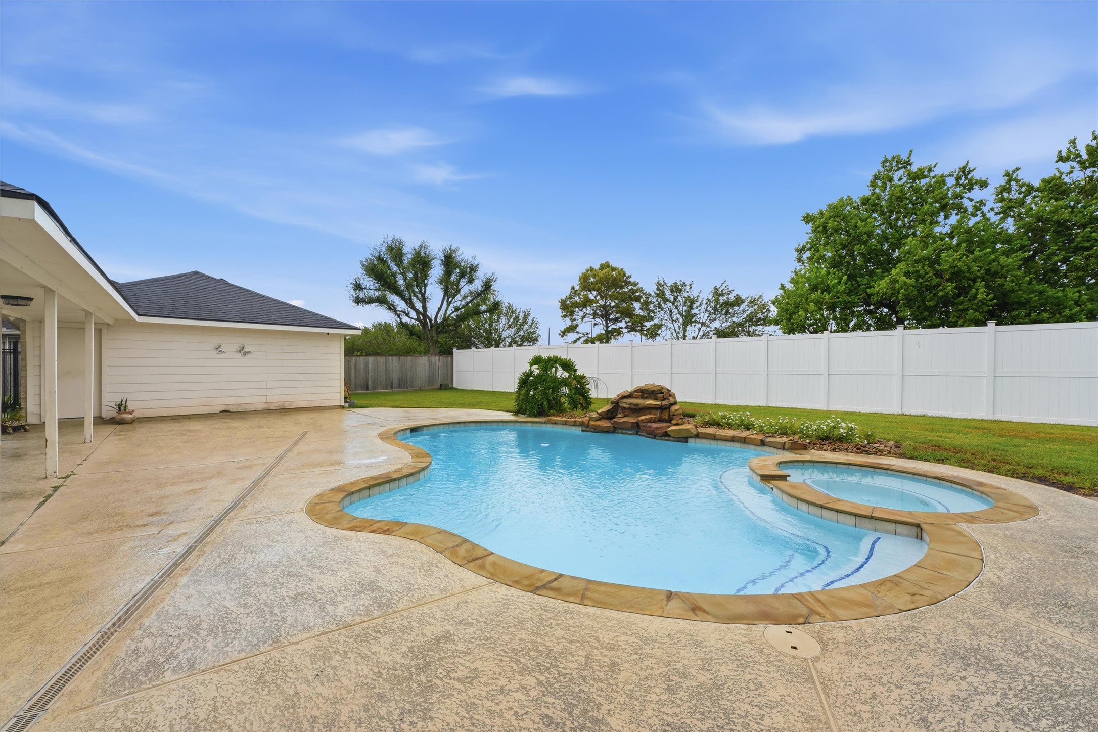 2502 Salt Grass Trail Property Photo 27