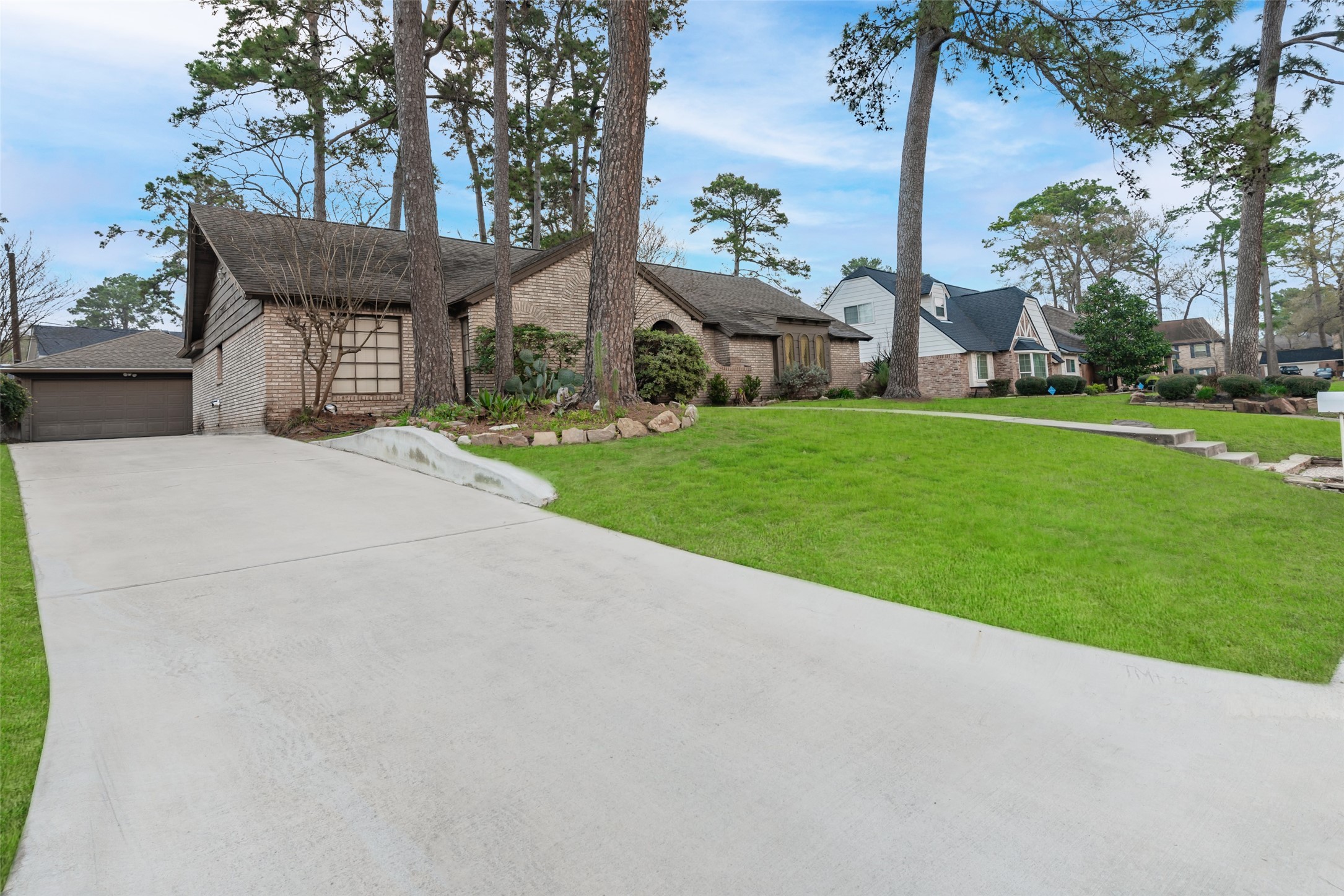 3810 Glenheather Drive Property Photo 3