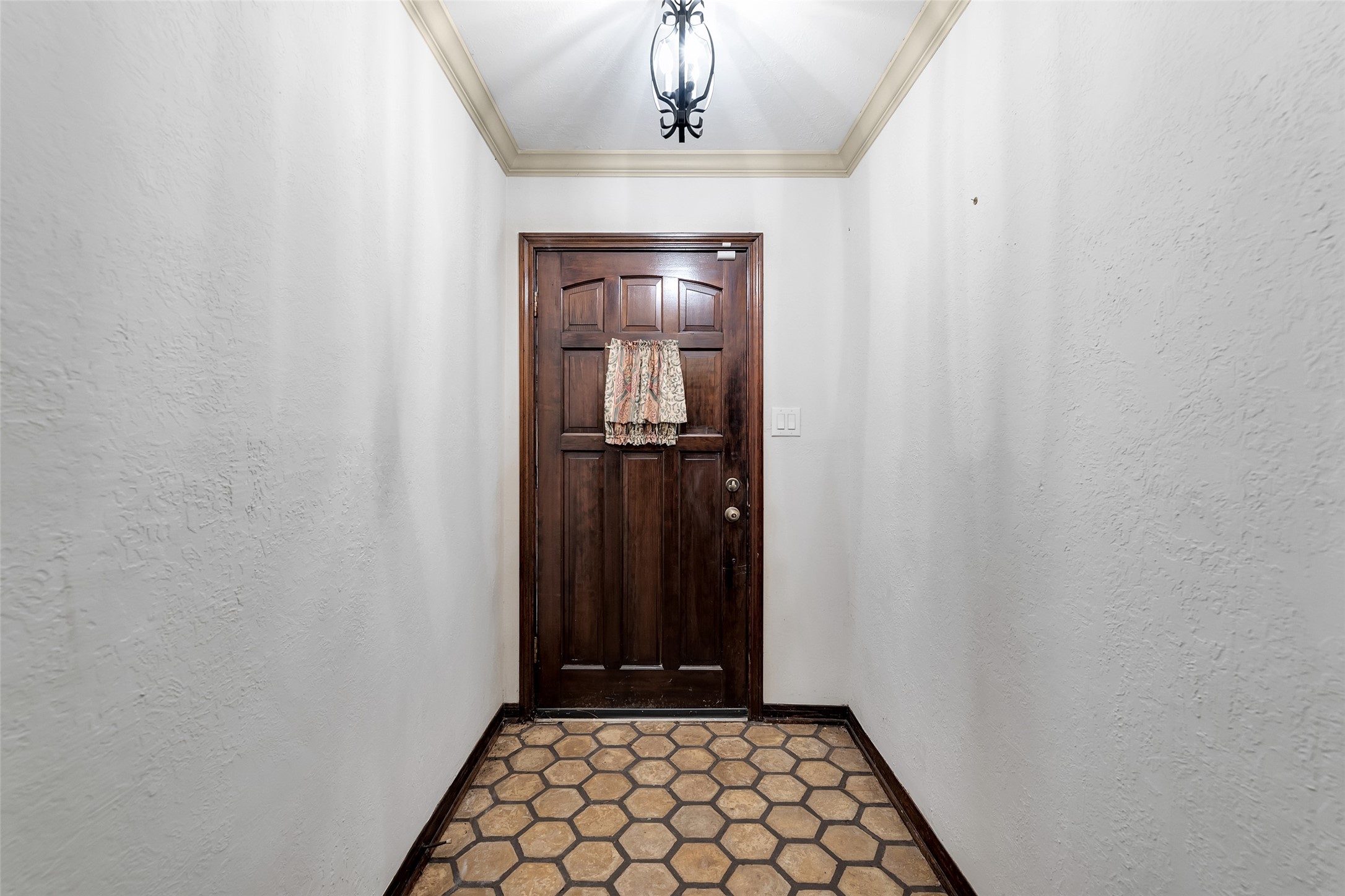 3810 Glenheather Drive Property Photo 6