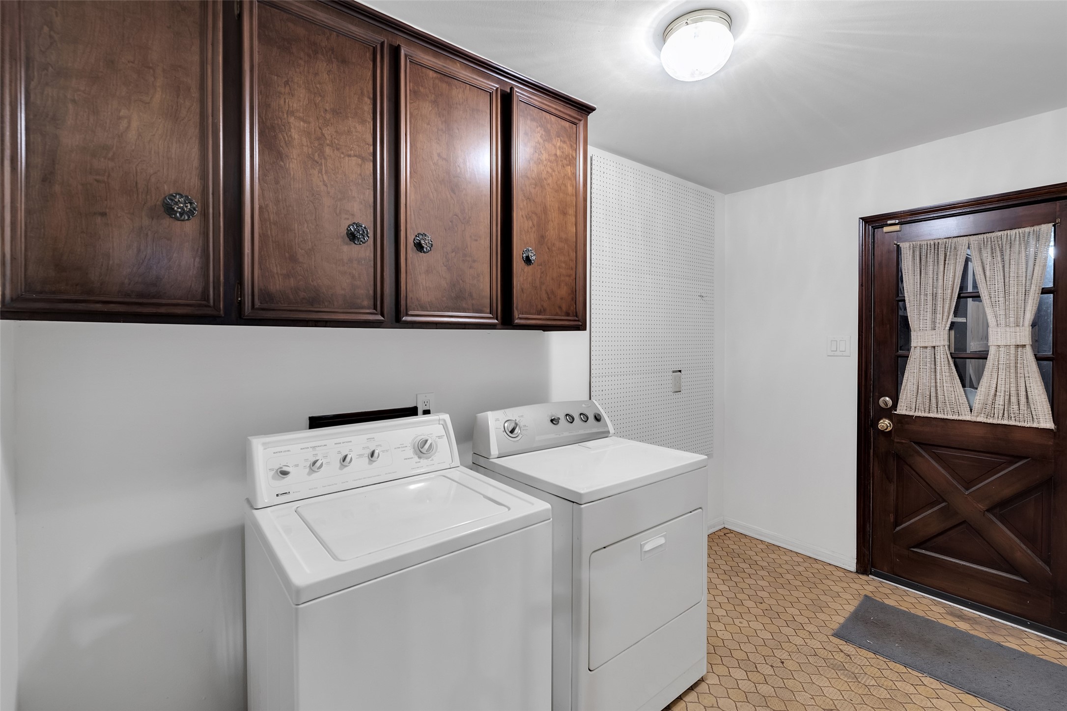 3810 Glenheather Drive Property Photo 13
