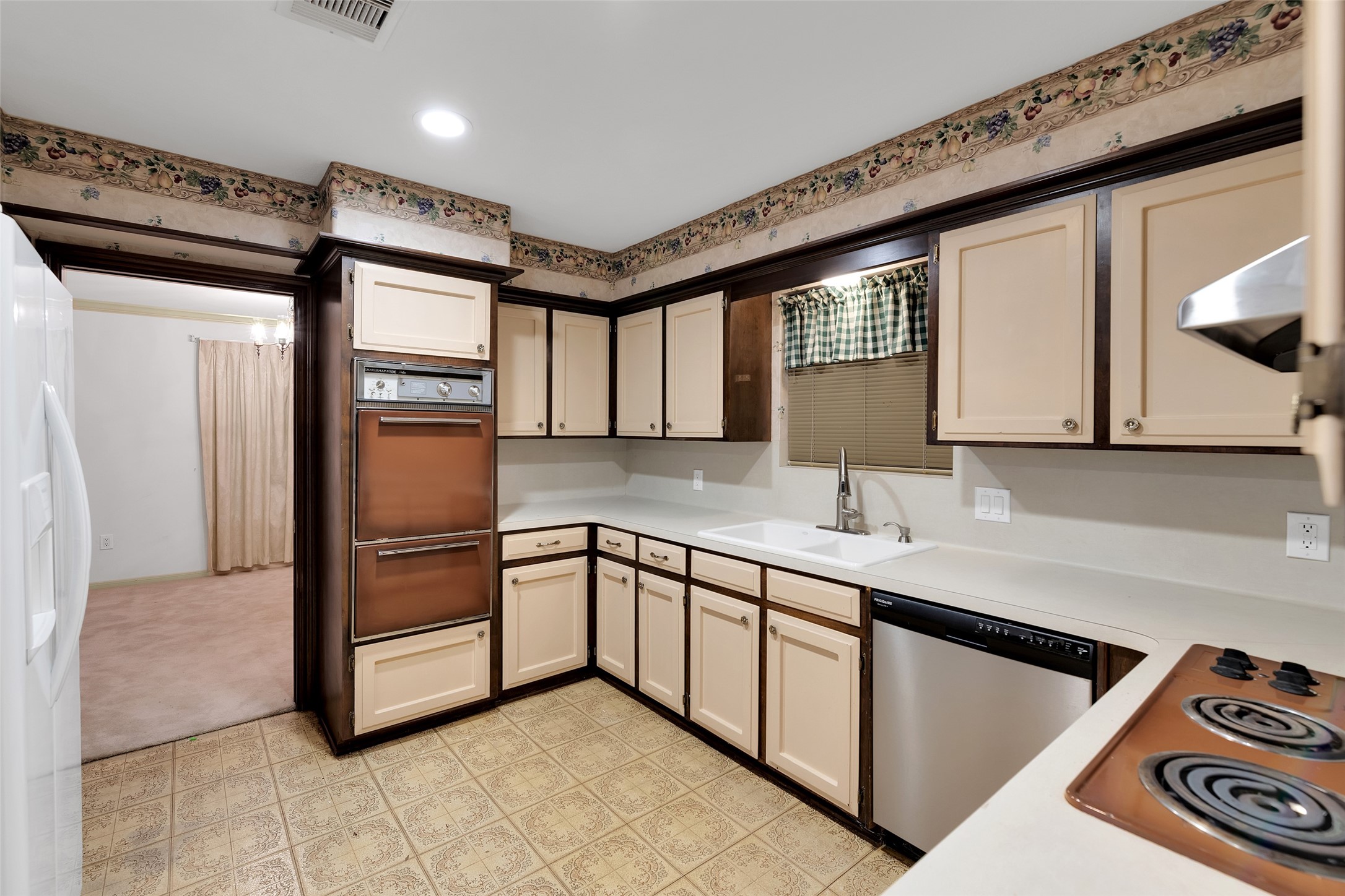 3810 Glenheather Drive Property Photo 15