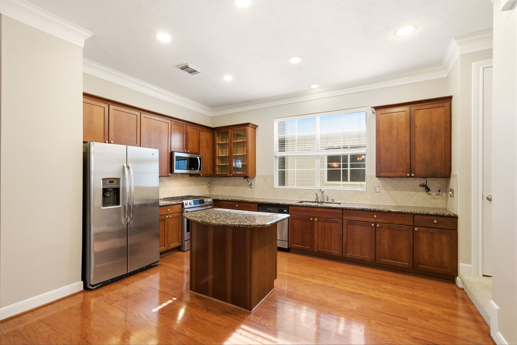 1240 Prince Street Property Photo 6
