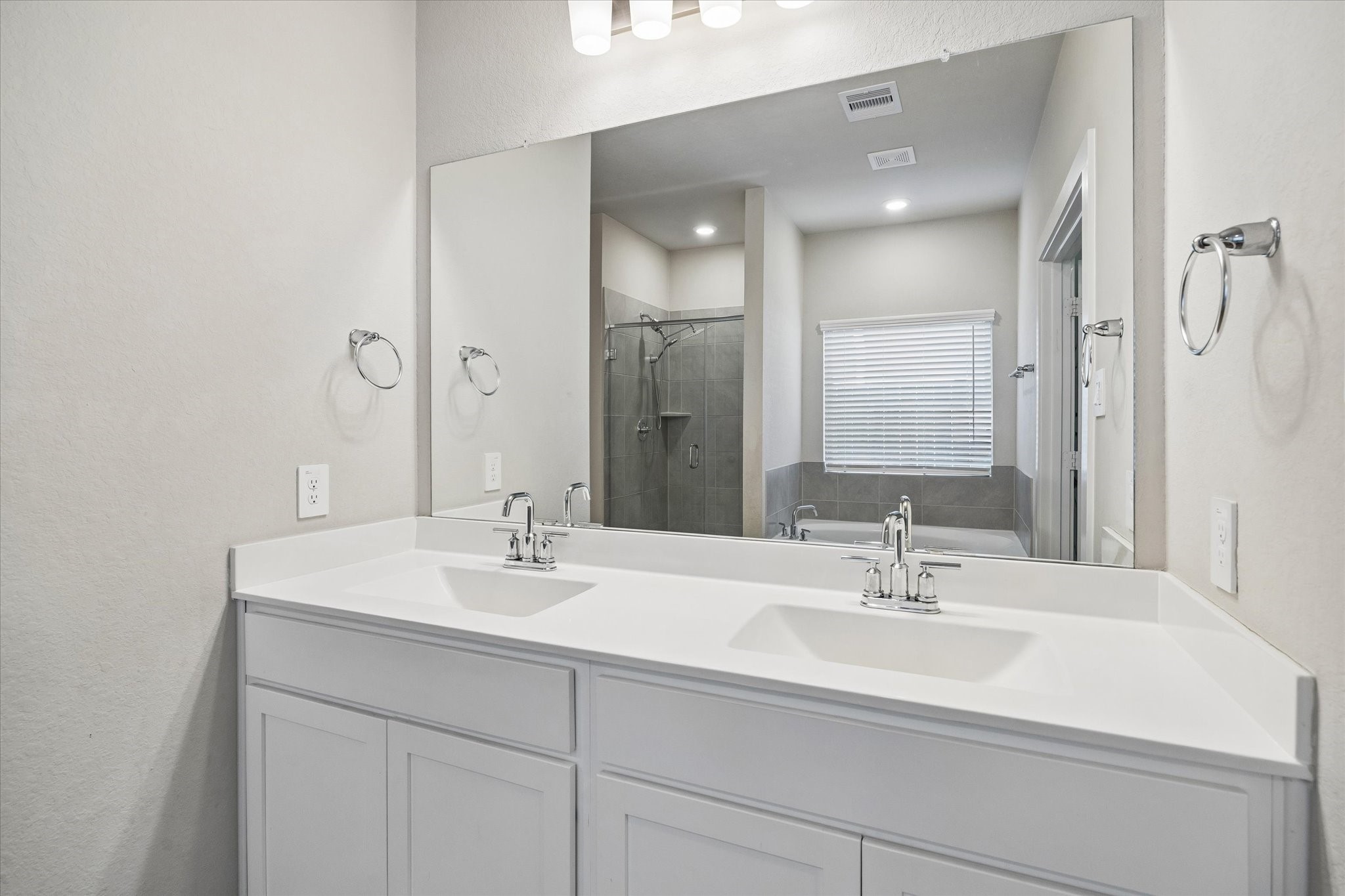 21759 Thicket Point Lane Property Photo 7