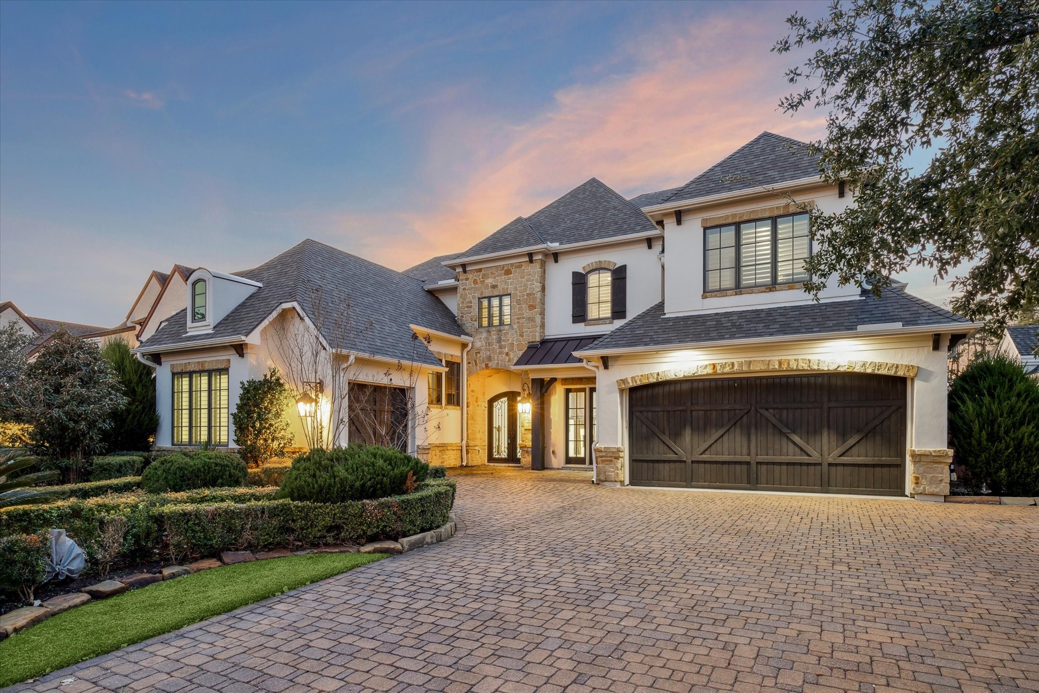 10 Broadwater Court Property Photo