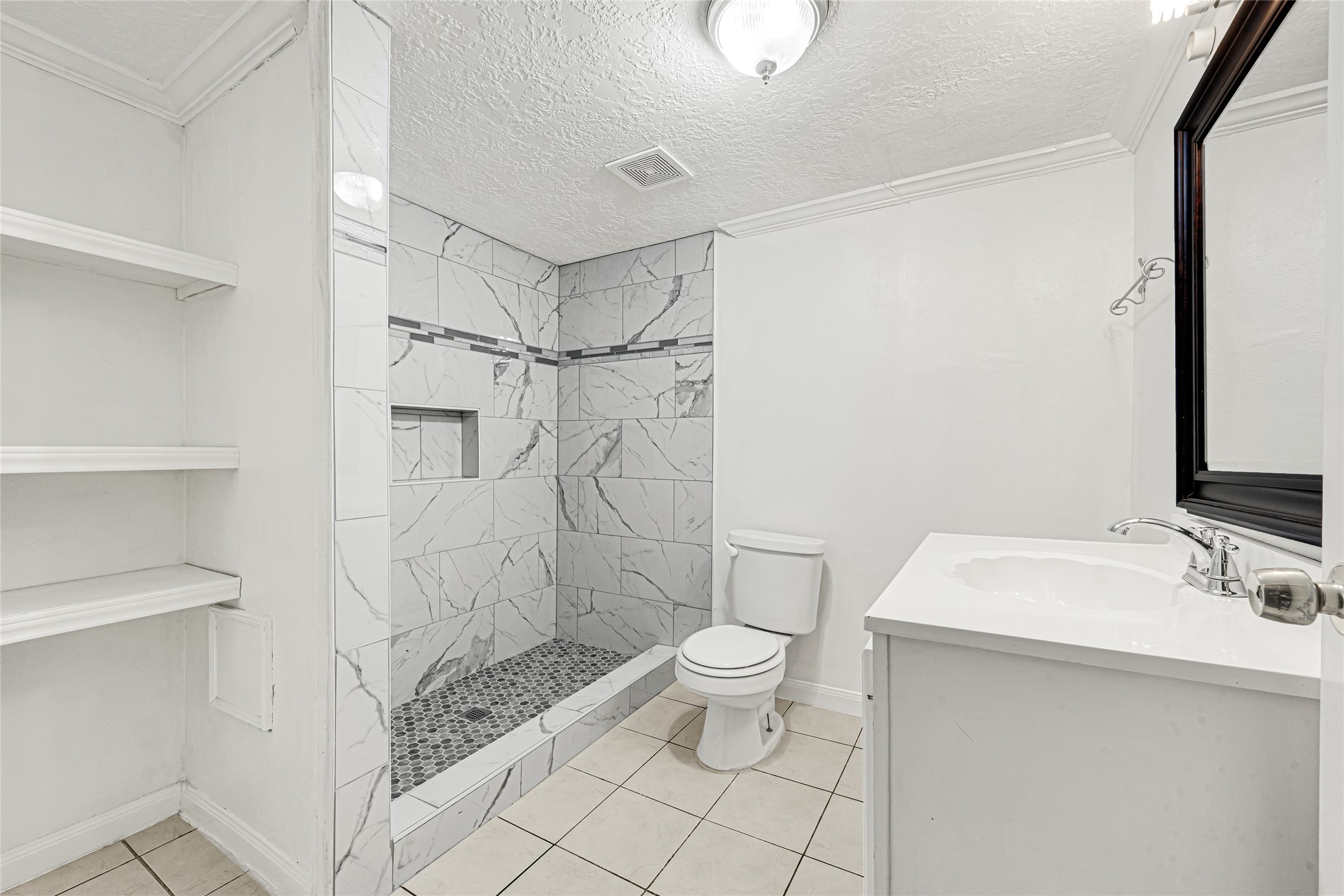 8004 Mendez Street Property Photo 8