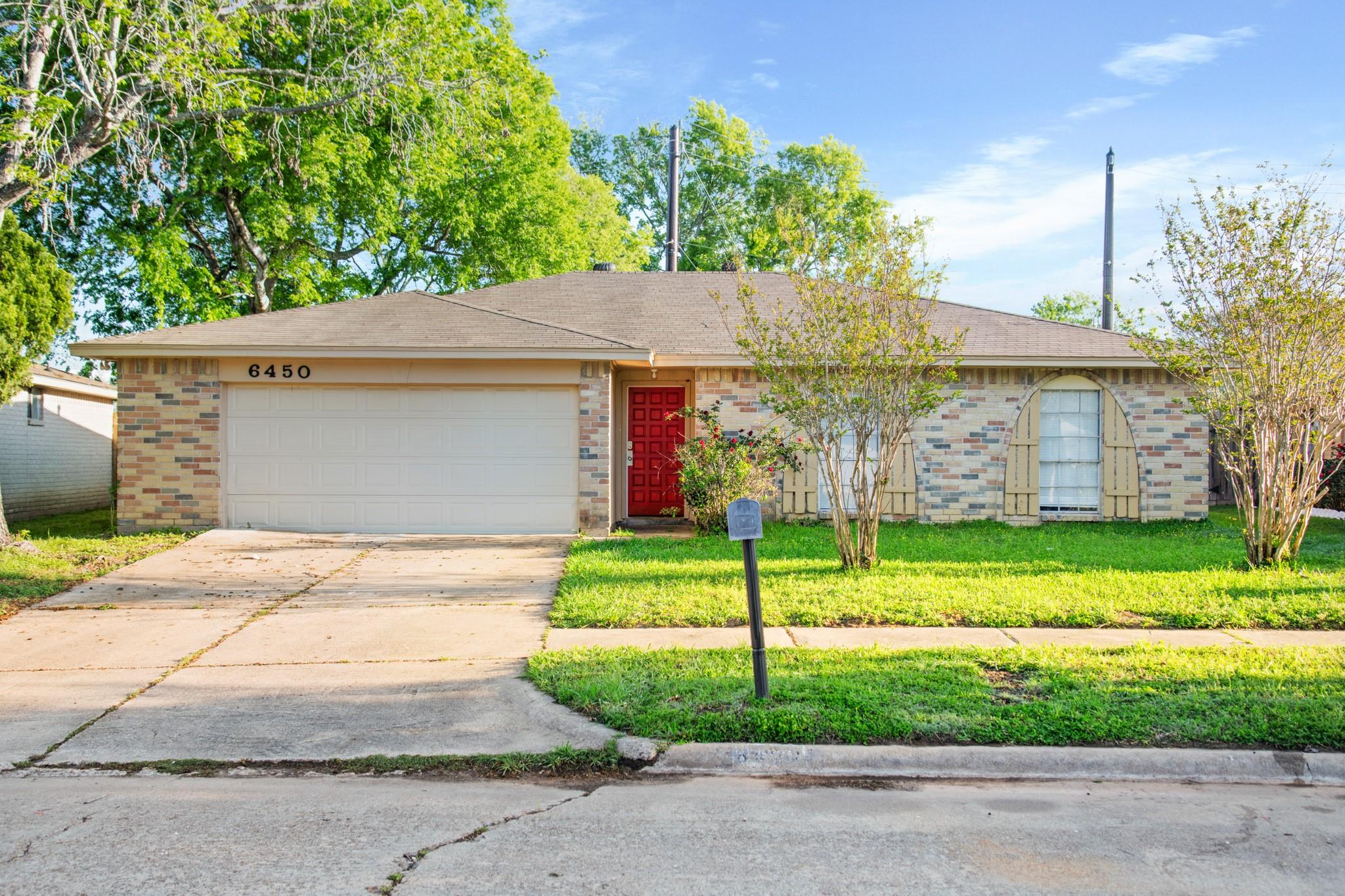 6450 Bazel Brook Drive, Houston TX 77489 Property Photo 1