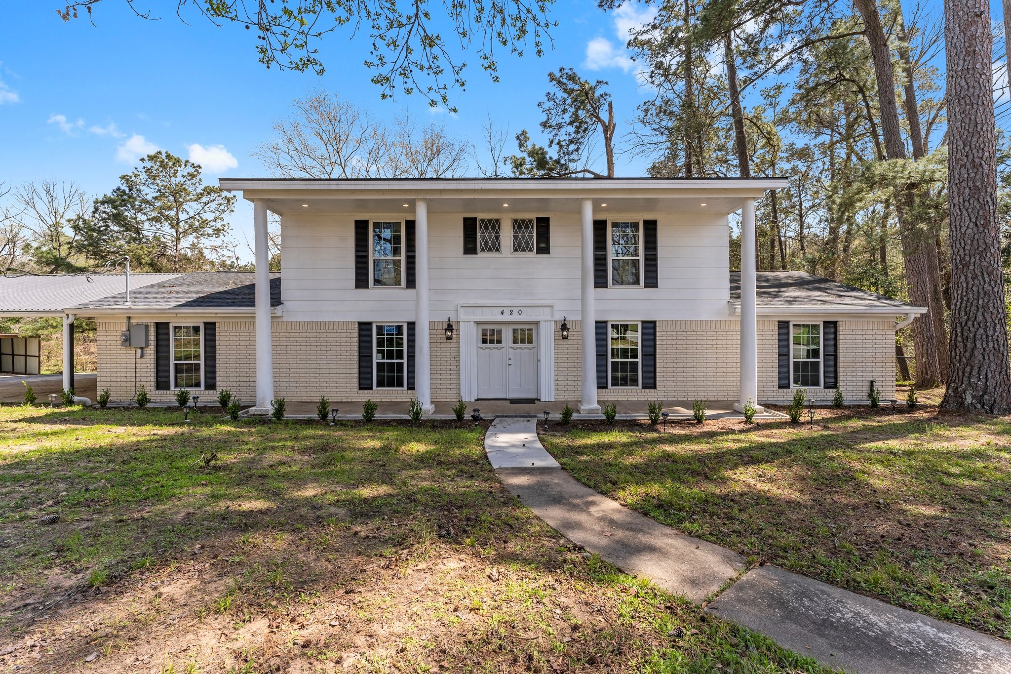 420 E Lake Drive Property Photo