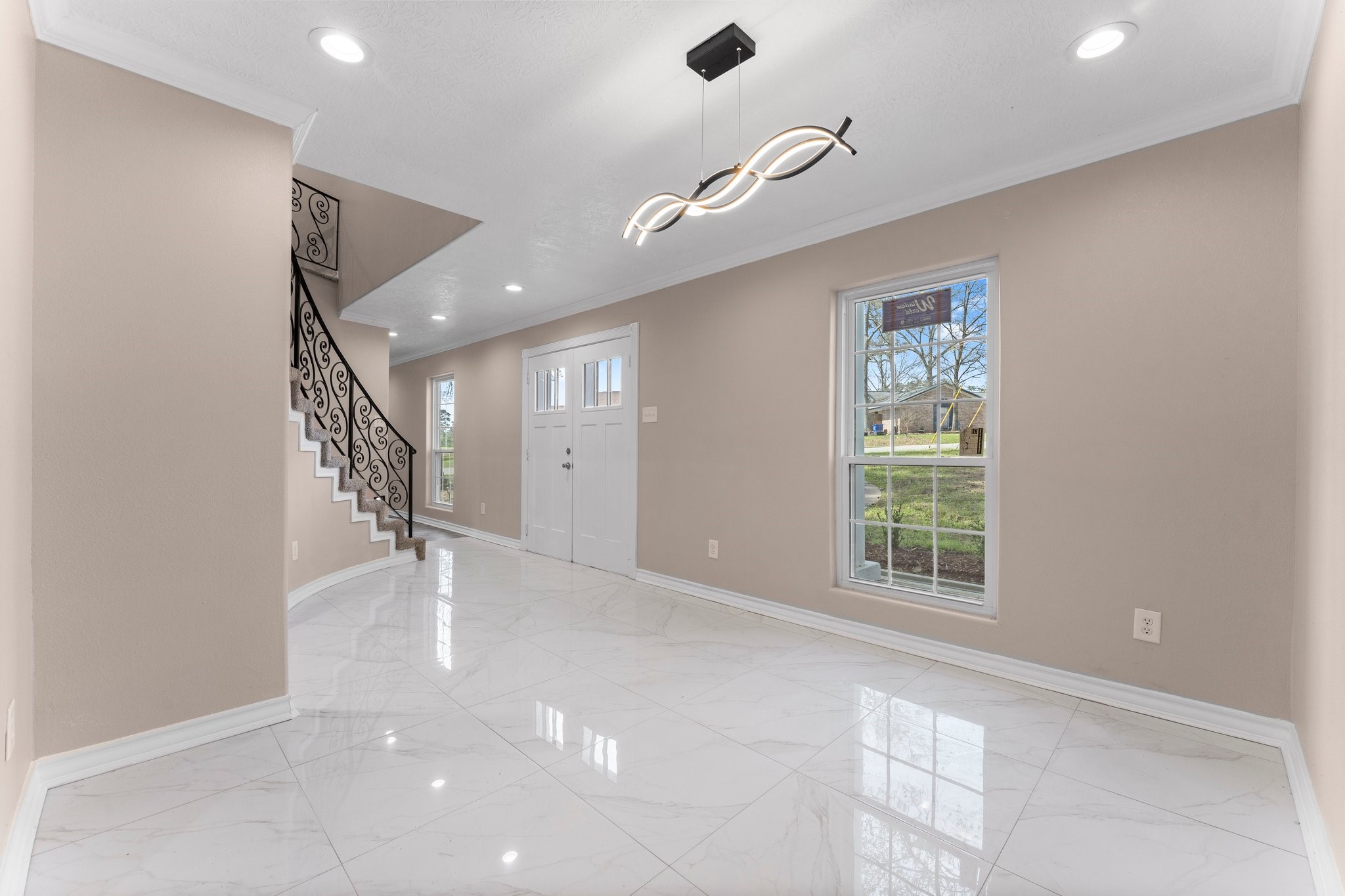 420 E Lake Drive Property Photo 4