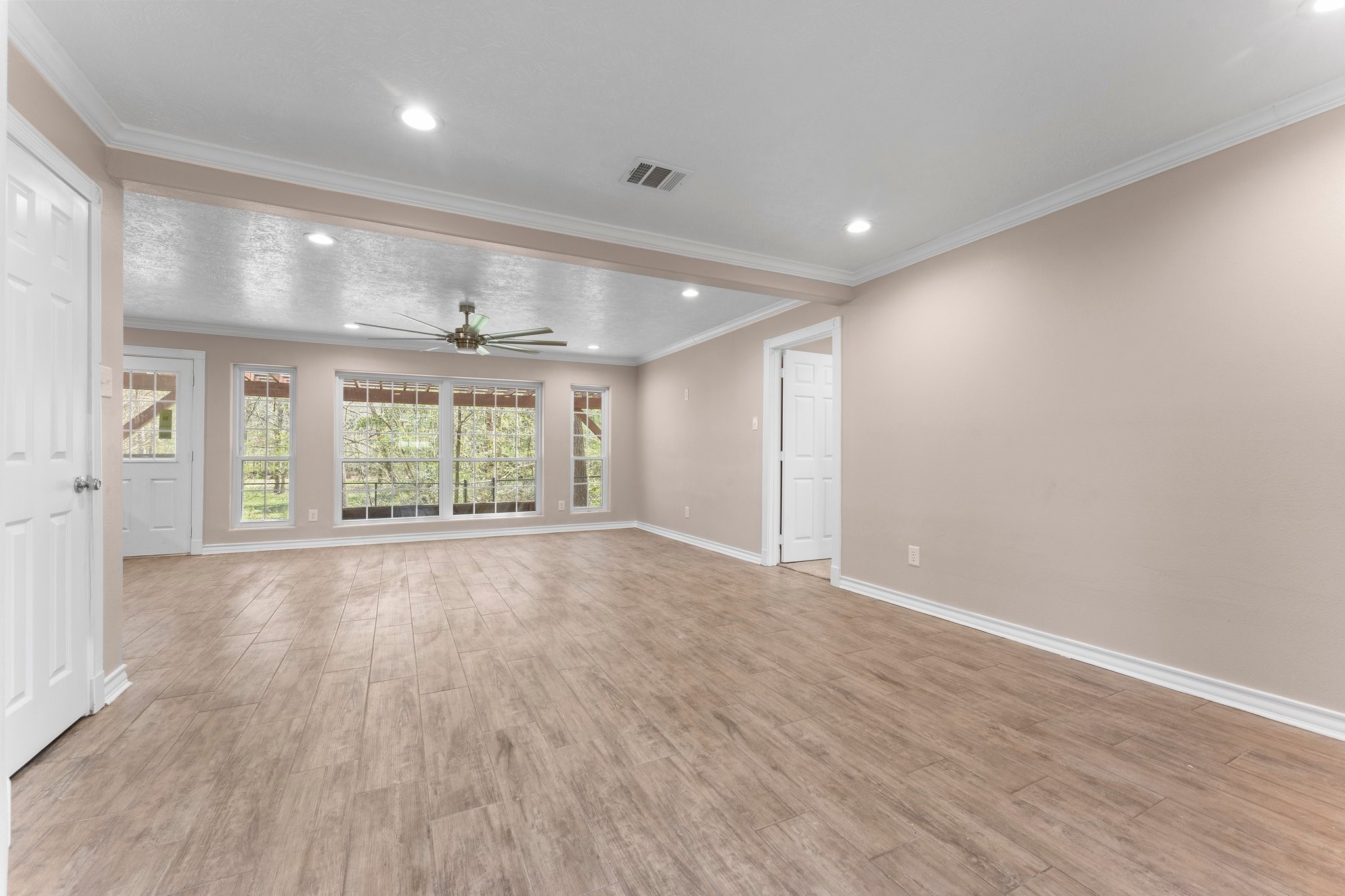 420 E Lake Drive Property Photo 19