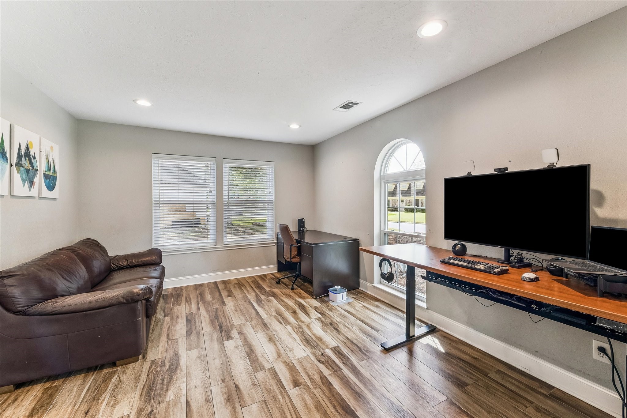 5210 Three Oaks Circle Property Photo 4