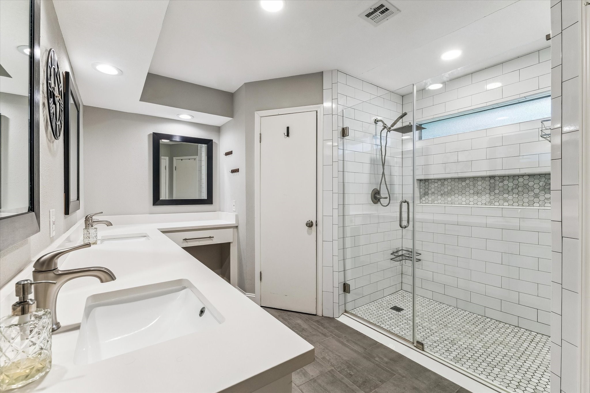 5210 Three Oaks Circle Property Photo 17