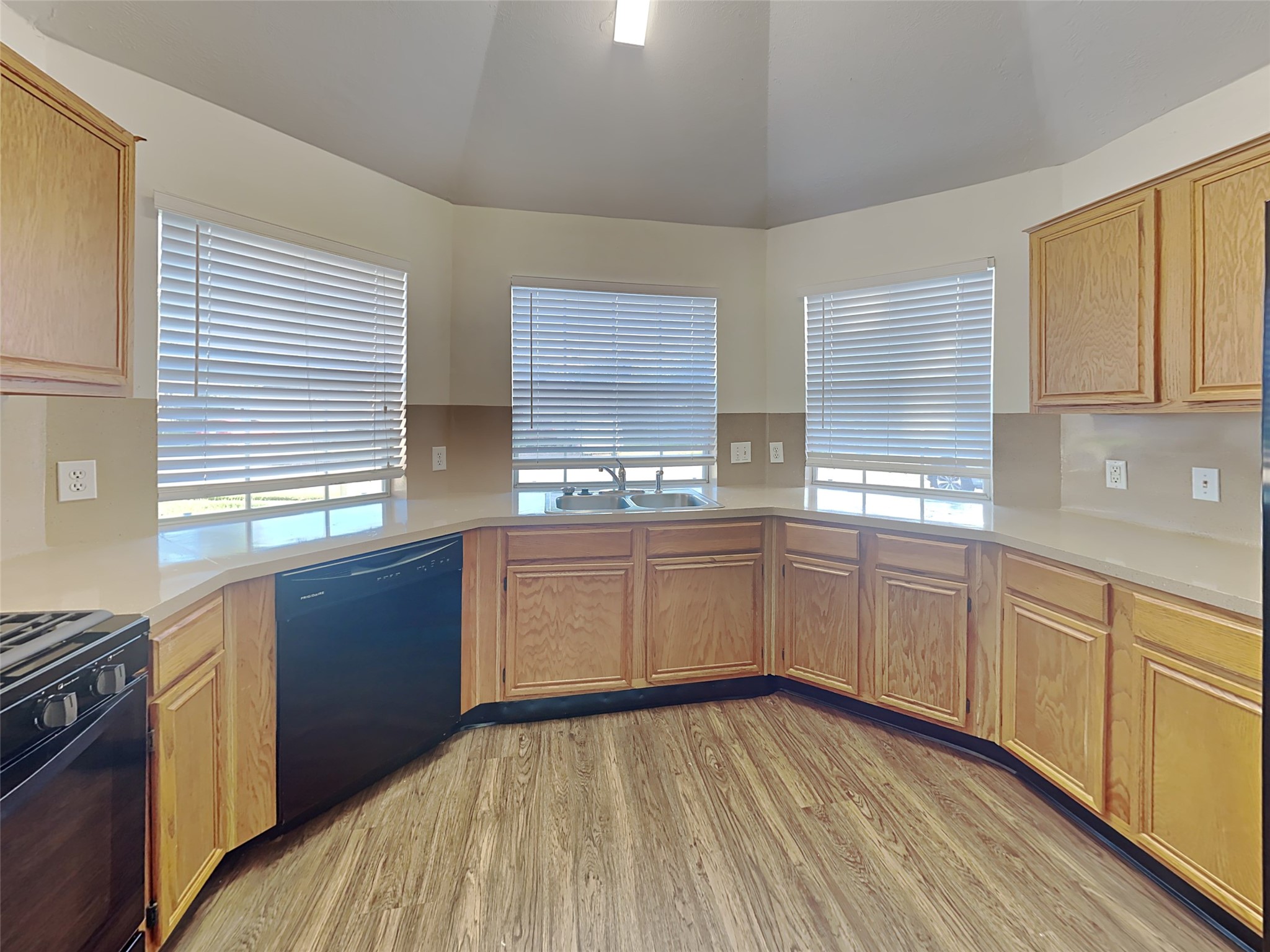 1103 Lochmoor Lane Property Photo 2