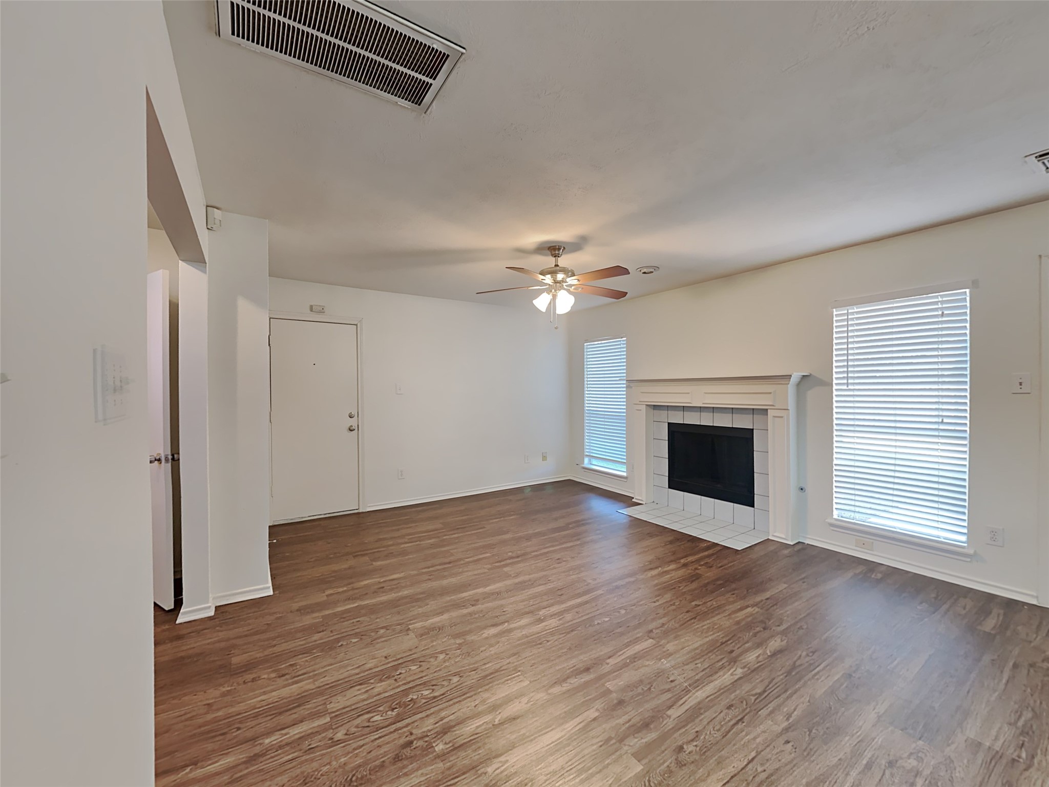 1103 Lochmoor Lane Property Photo 6