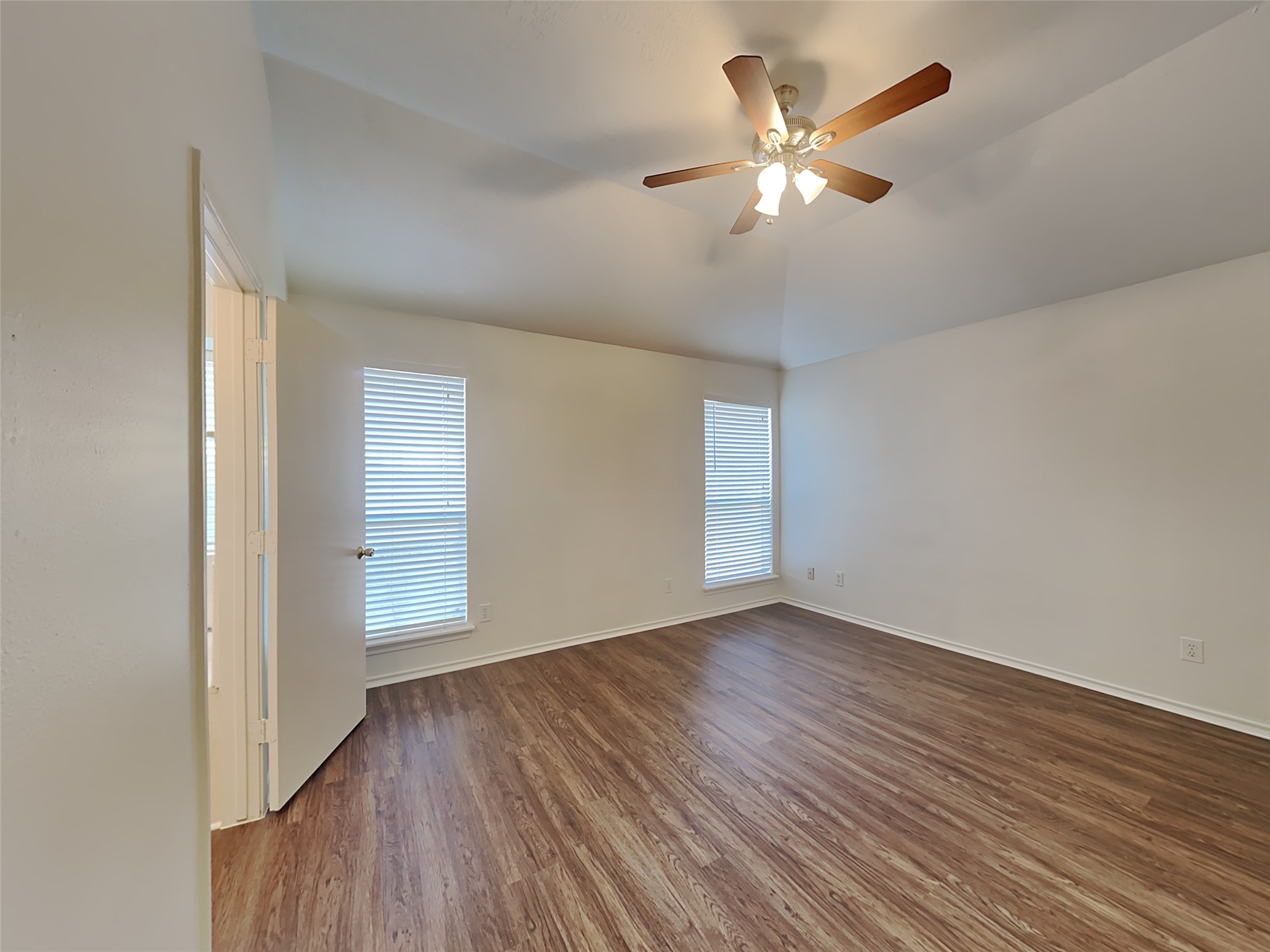 1103 Lochmoor Lane Property Photo 9