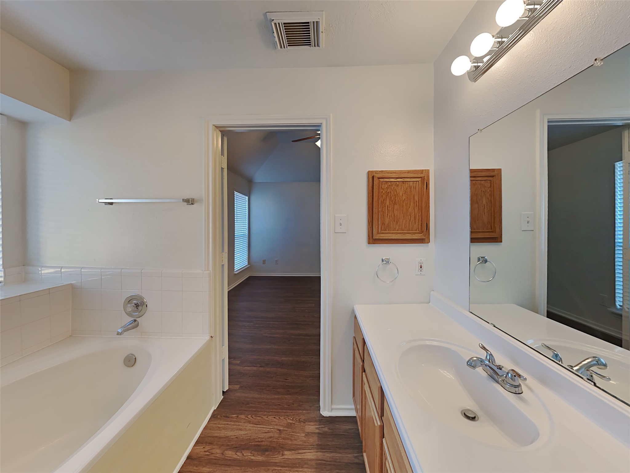 1103 Lochmoor Lane Property Photo 11