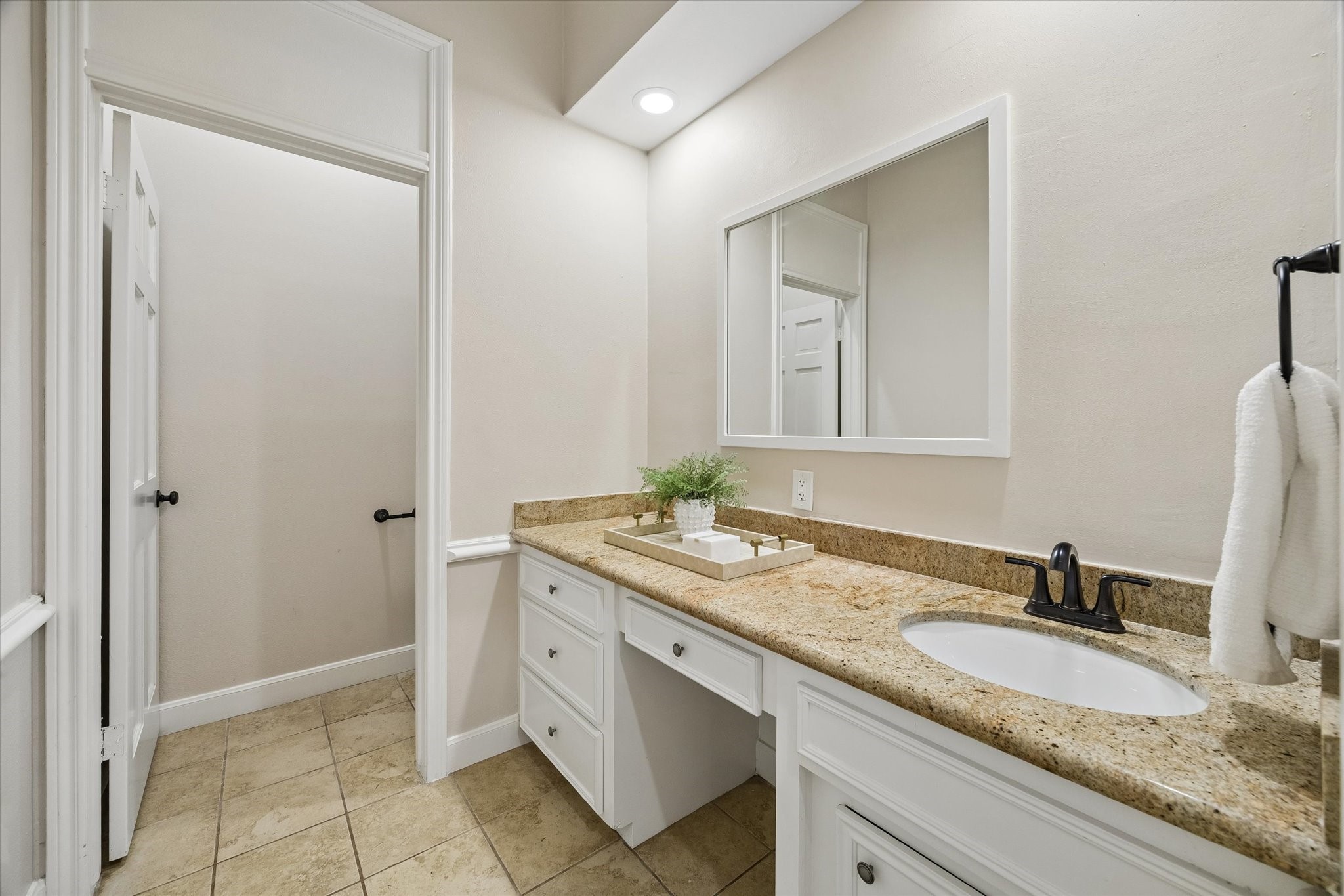 1727 Nantucket Drive Property Photo 19