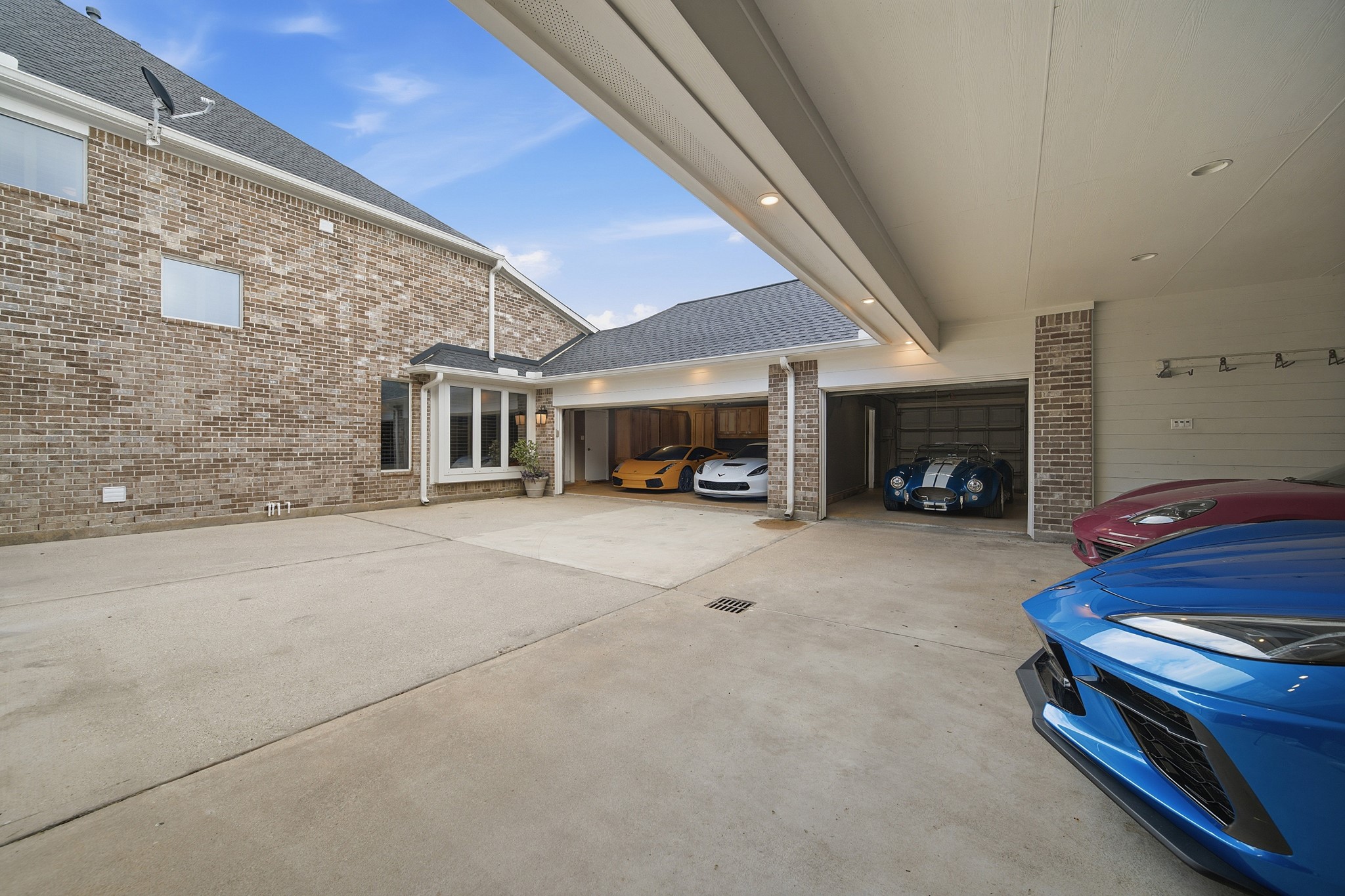 3960 Pebble Brook Drive Property Photo 6