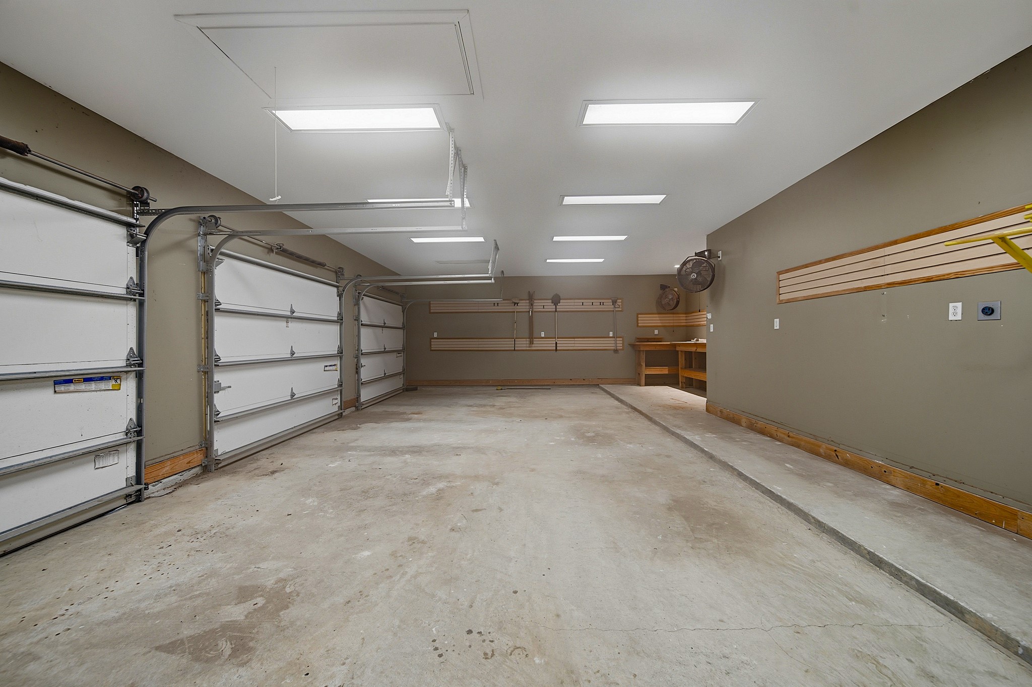 3960 Pebble Brook Drive Property Photo 8