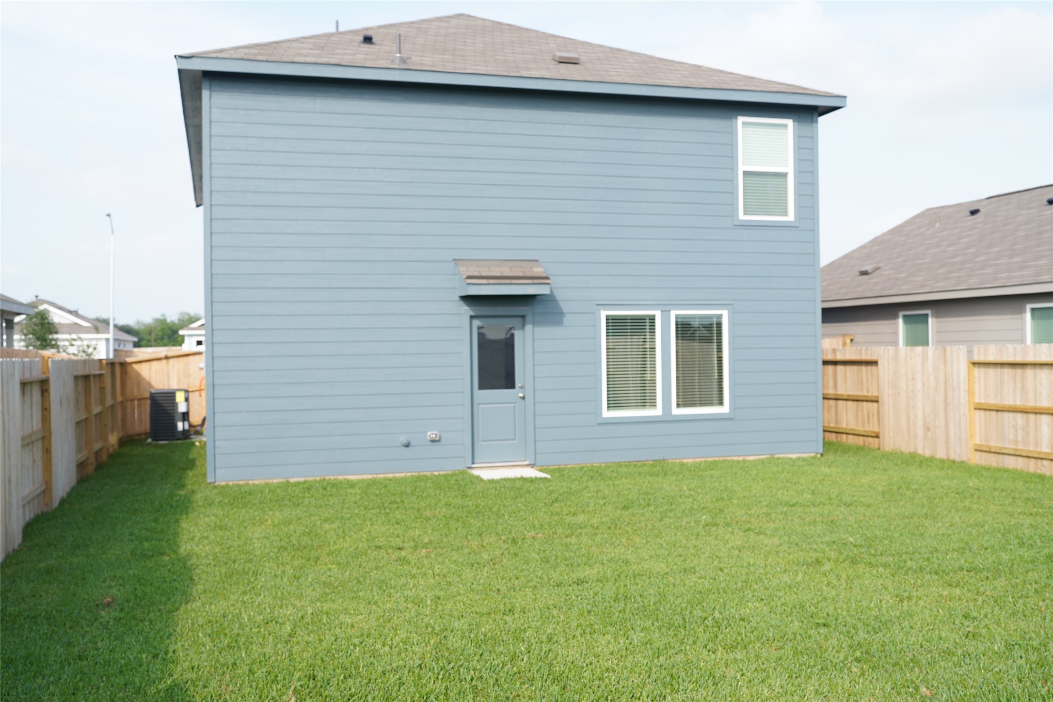 7614 Barcelona Springs Property Photo 3