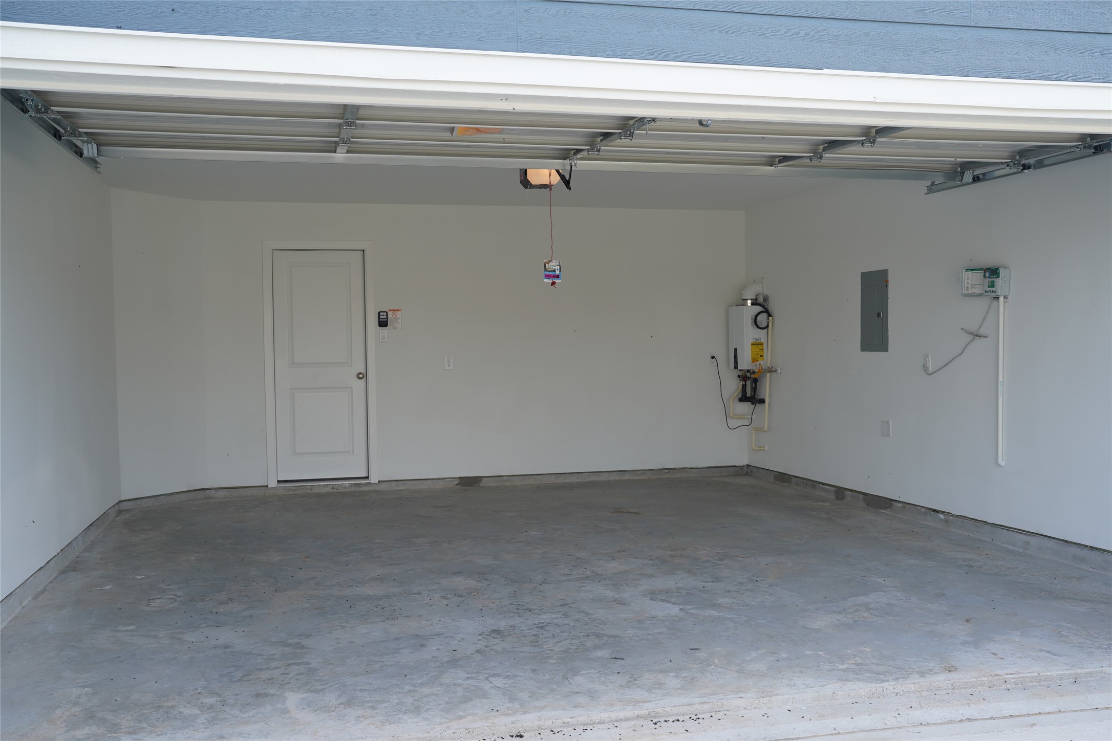 7614 Barcelona Springs Property Photo 7