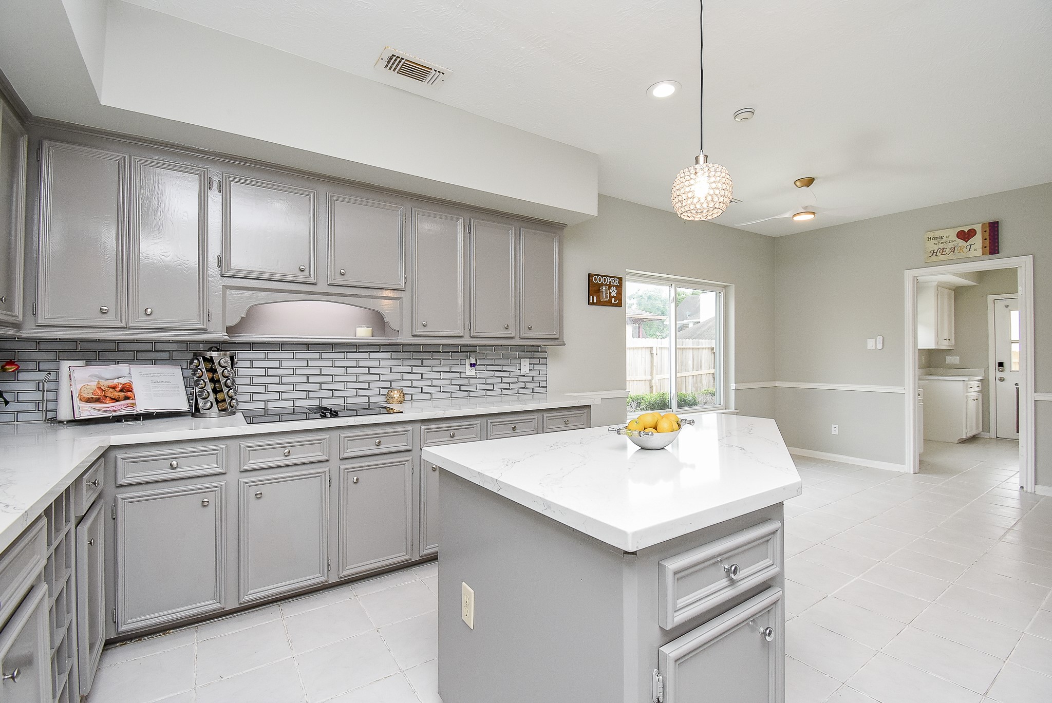 1002 Meadowlark Lane Property Photo 6