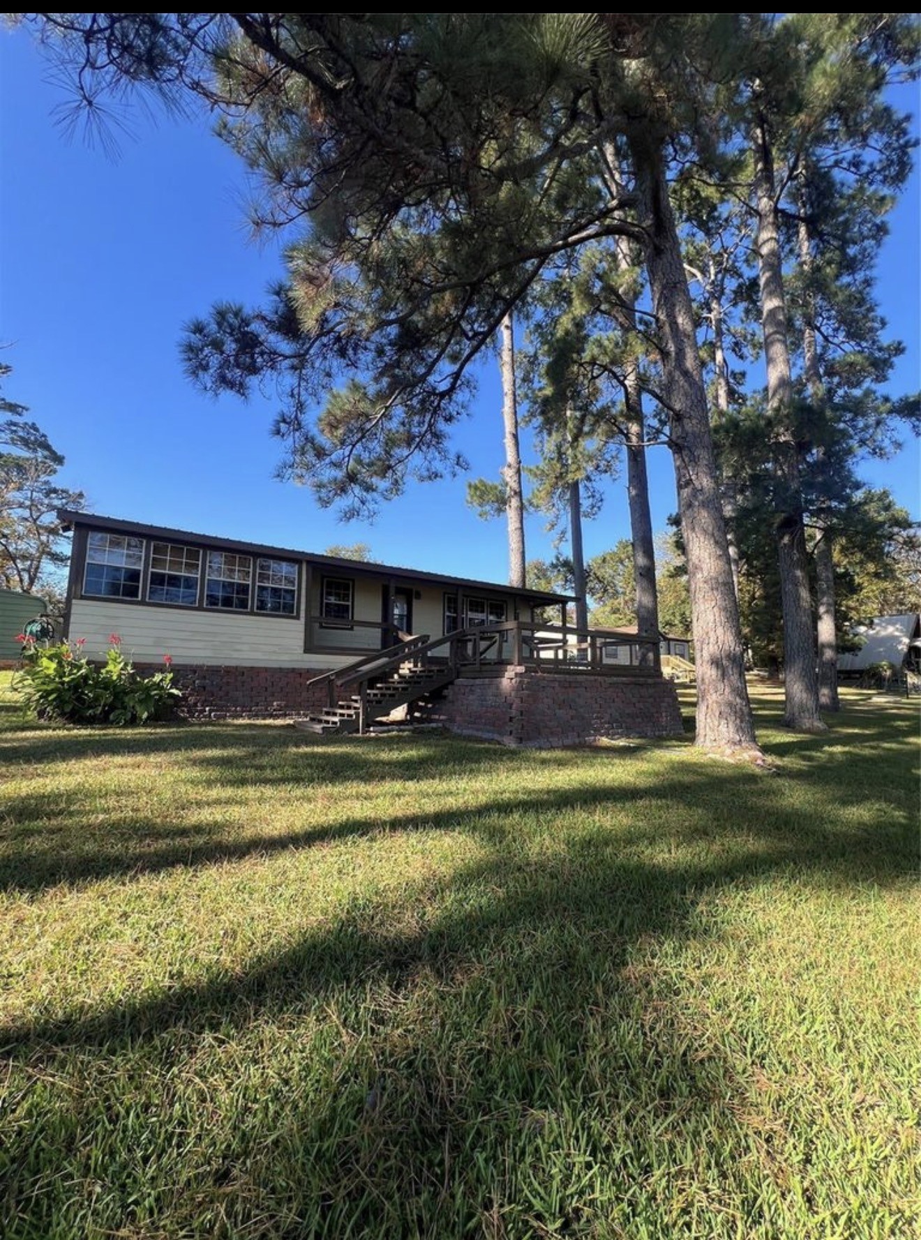 2 Lee Drive Property Photo 1