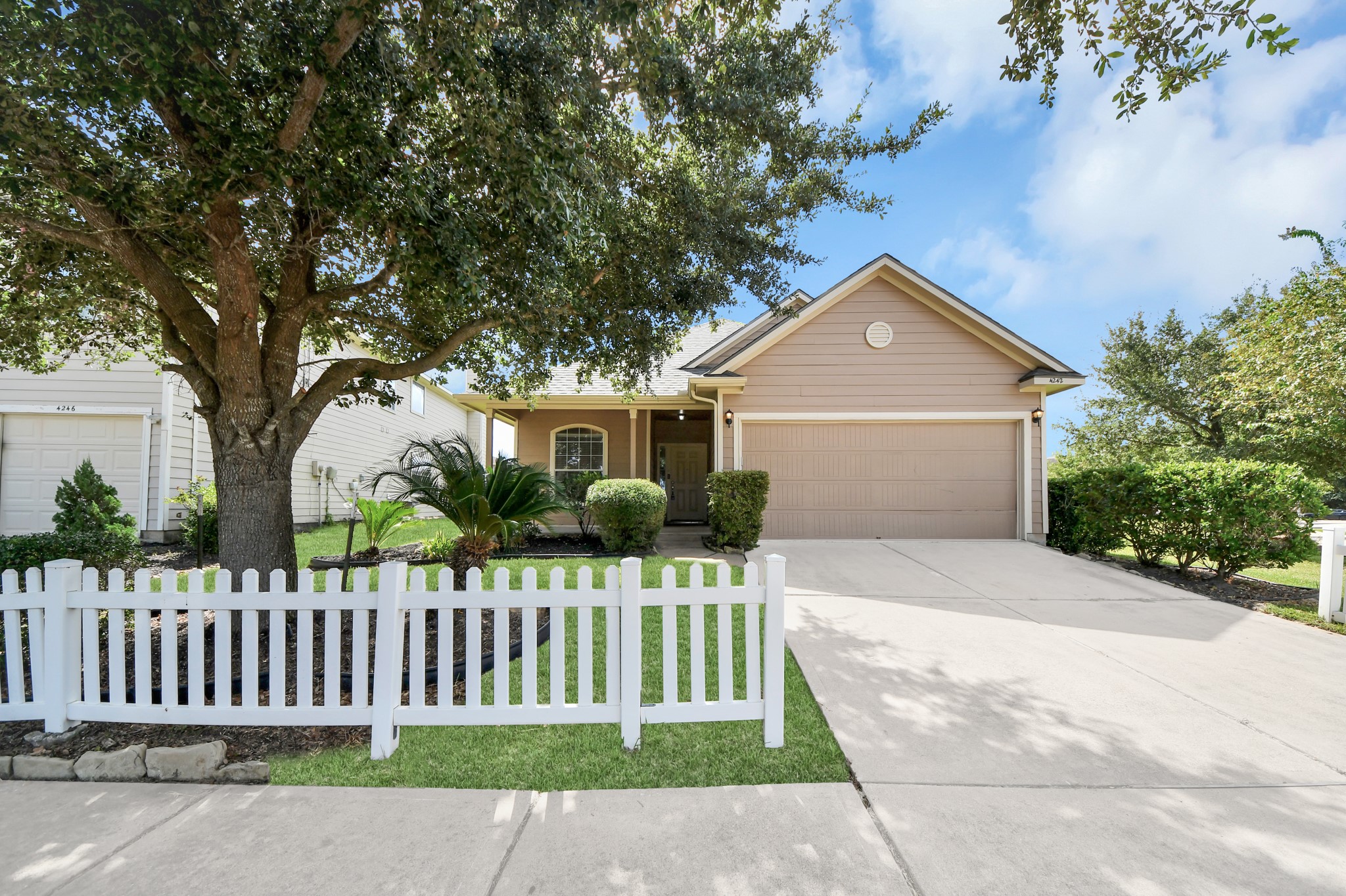 4242 Vineyard Meadow Lane Property Photo 1