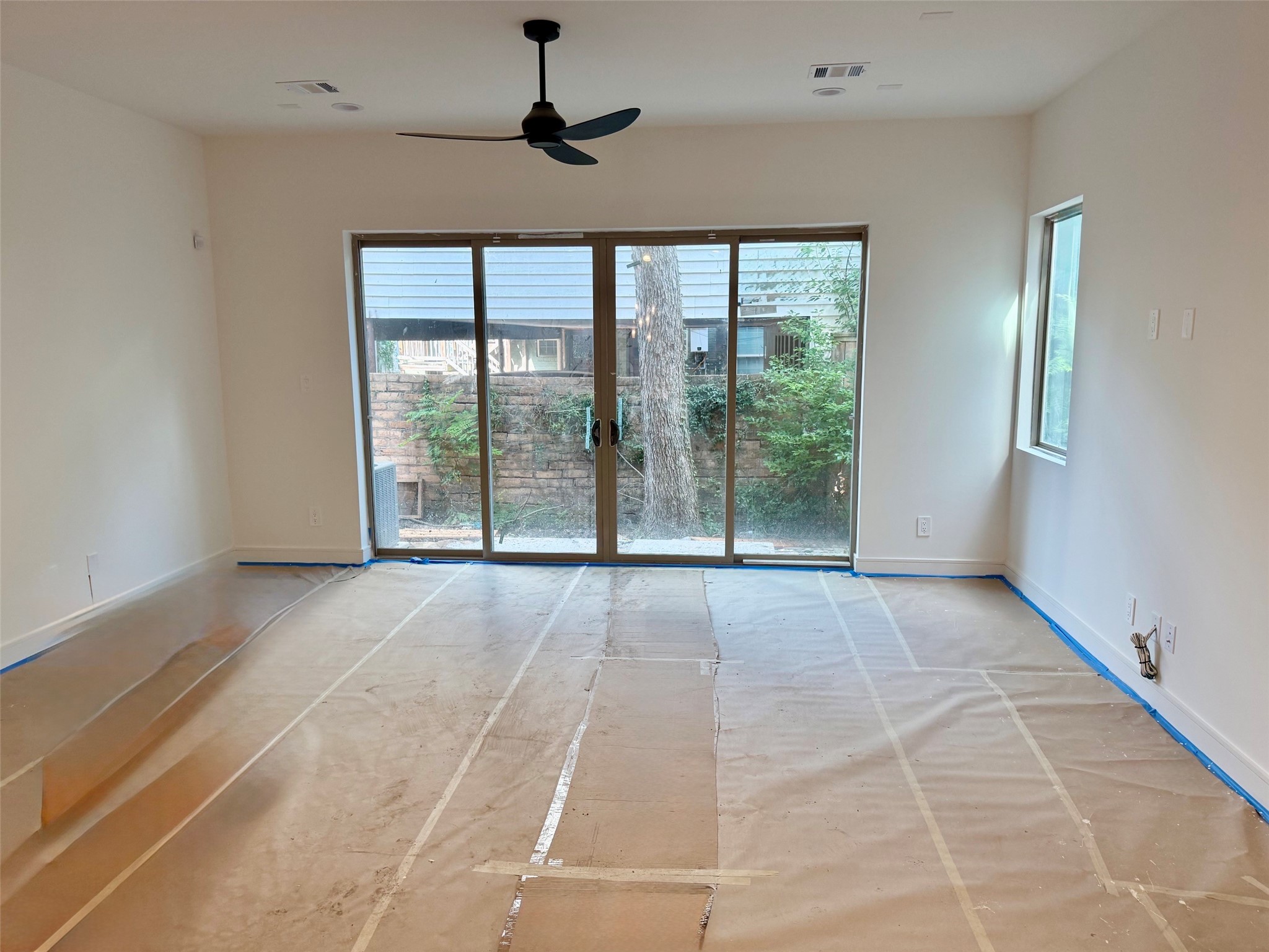 2412 Elmen Street Property Photo 5