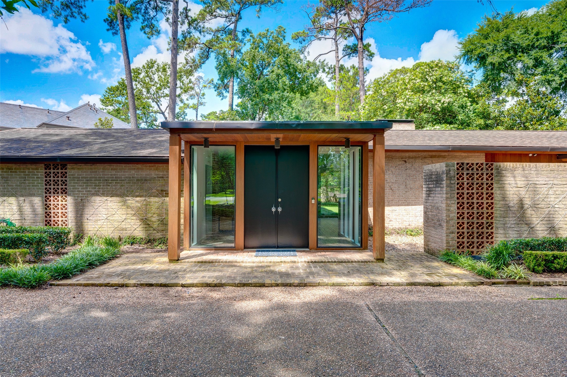15 Saddlebrook Lane Property Photo 1