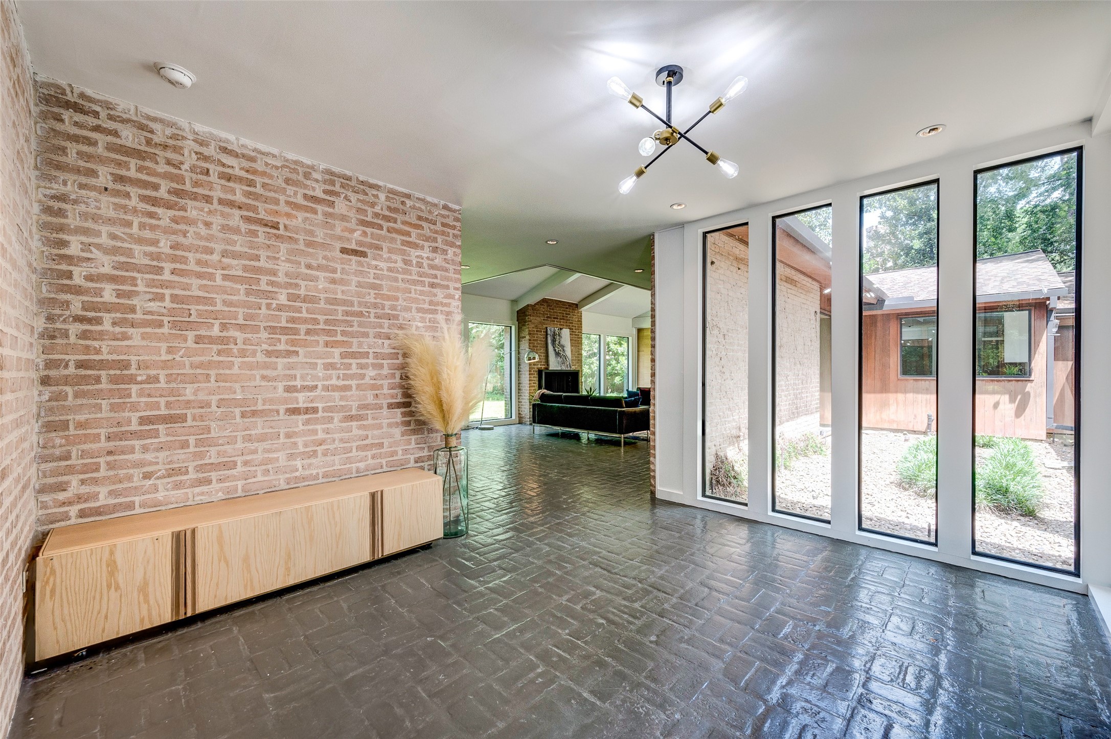 15 Saddlebrook Lane Property Photo 5