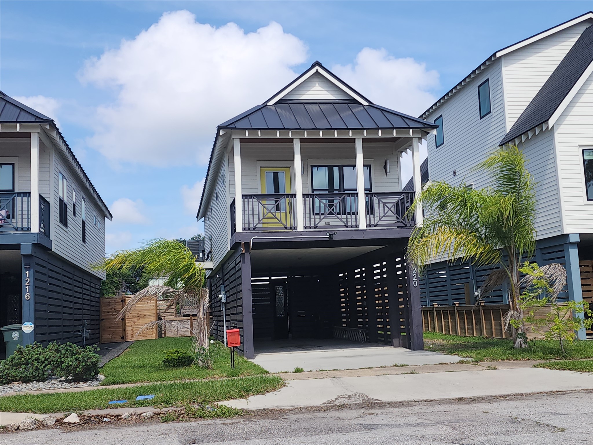 1220 32nd Street Property Photo 1