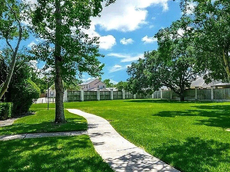 2612 Princess Lane Property Photo 3