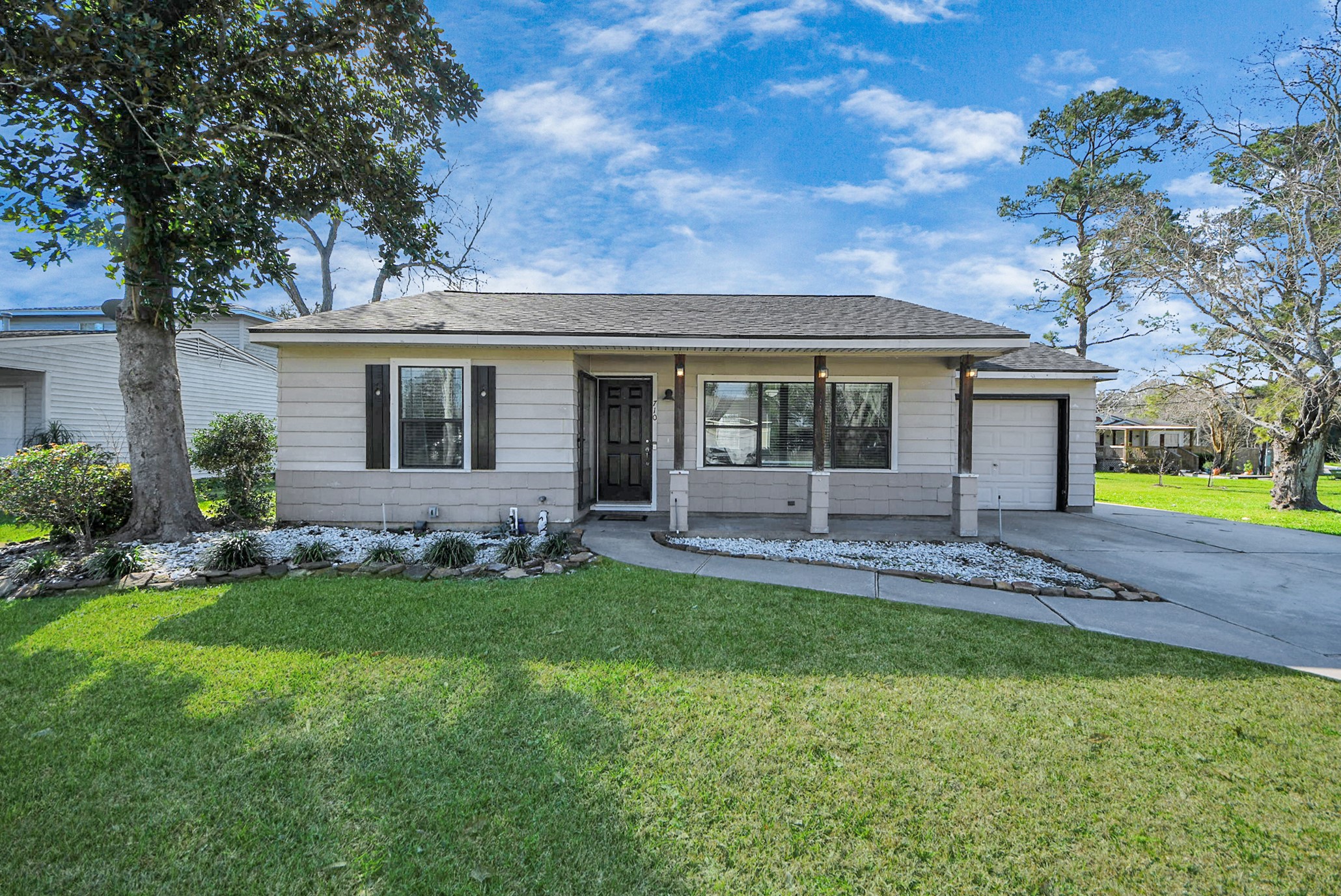 710 Dezso Drive Property Photo 4