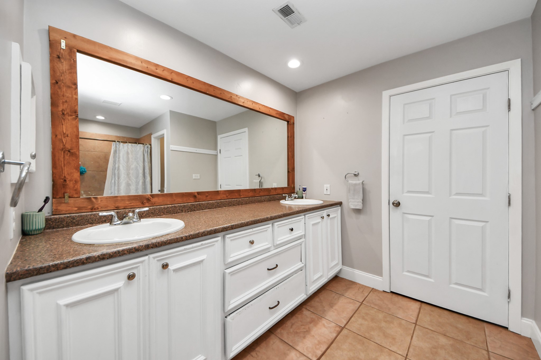 710 Dezso Drive Property Photo 23