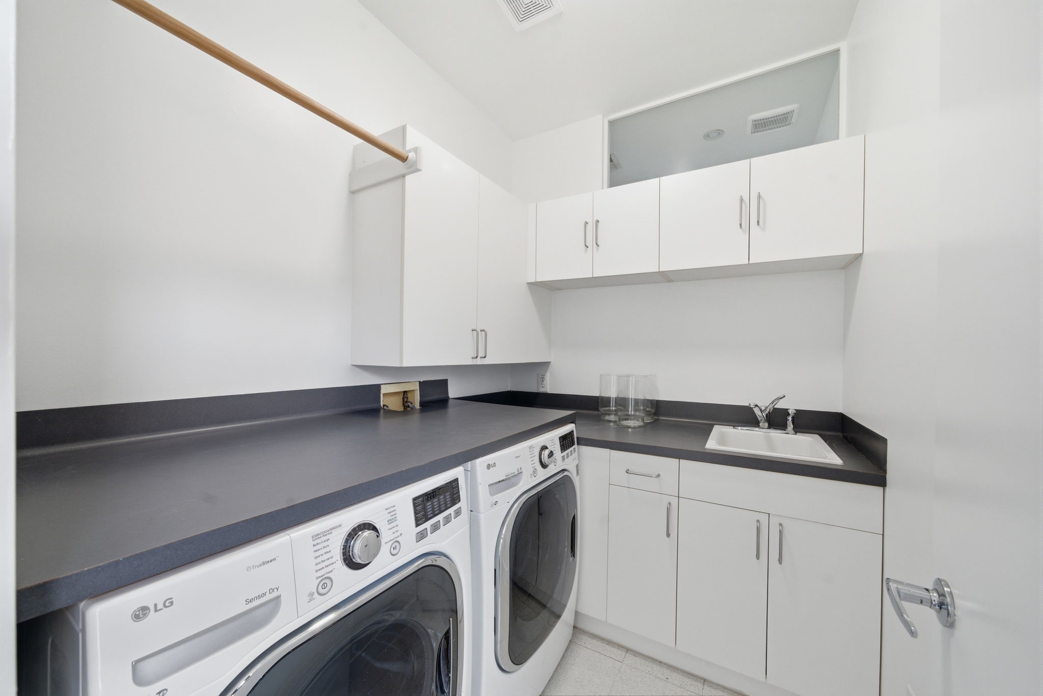 7002 Newcastle Street Property Photo 10