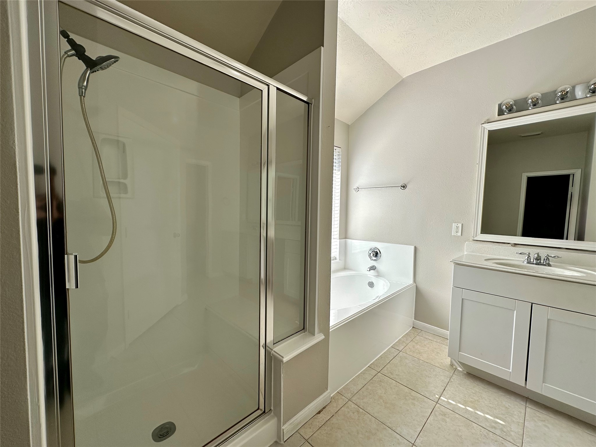 19011 Spring Meadows Lane Property Photo 7